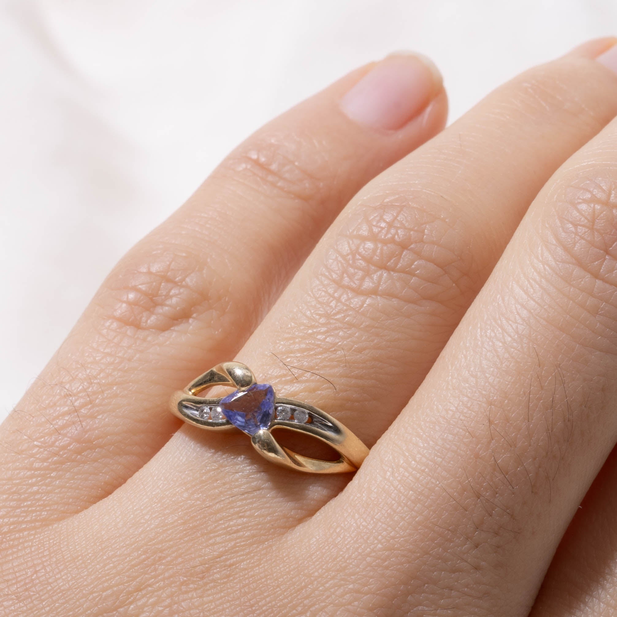 10k Tanzanite & Diamond Crossover Ring | 0.50ct, 0.03ctw | SZ 7.25