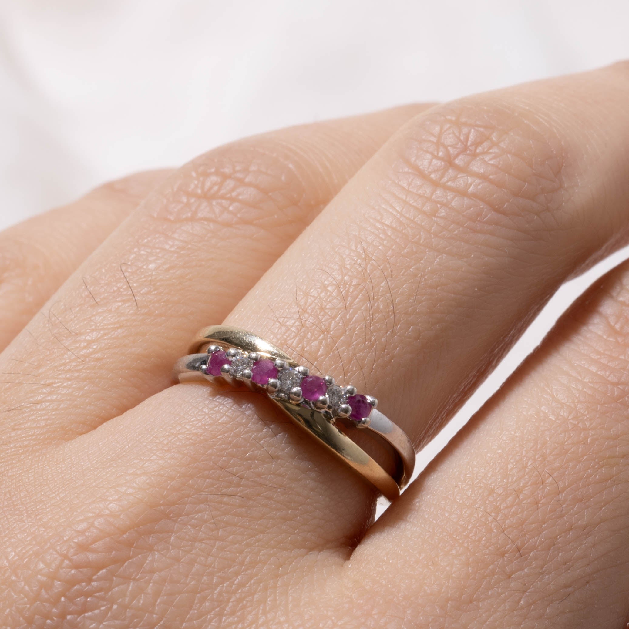 10k Ruby & Diamond Crossover Ring | SZ 6.75