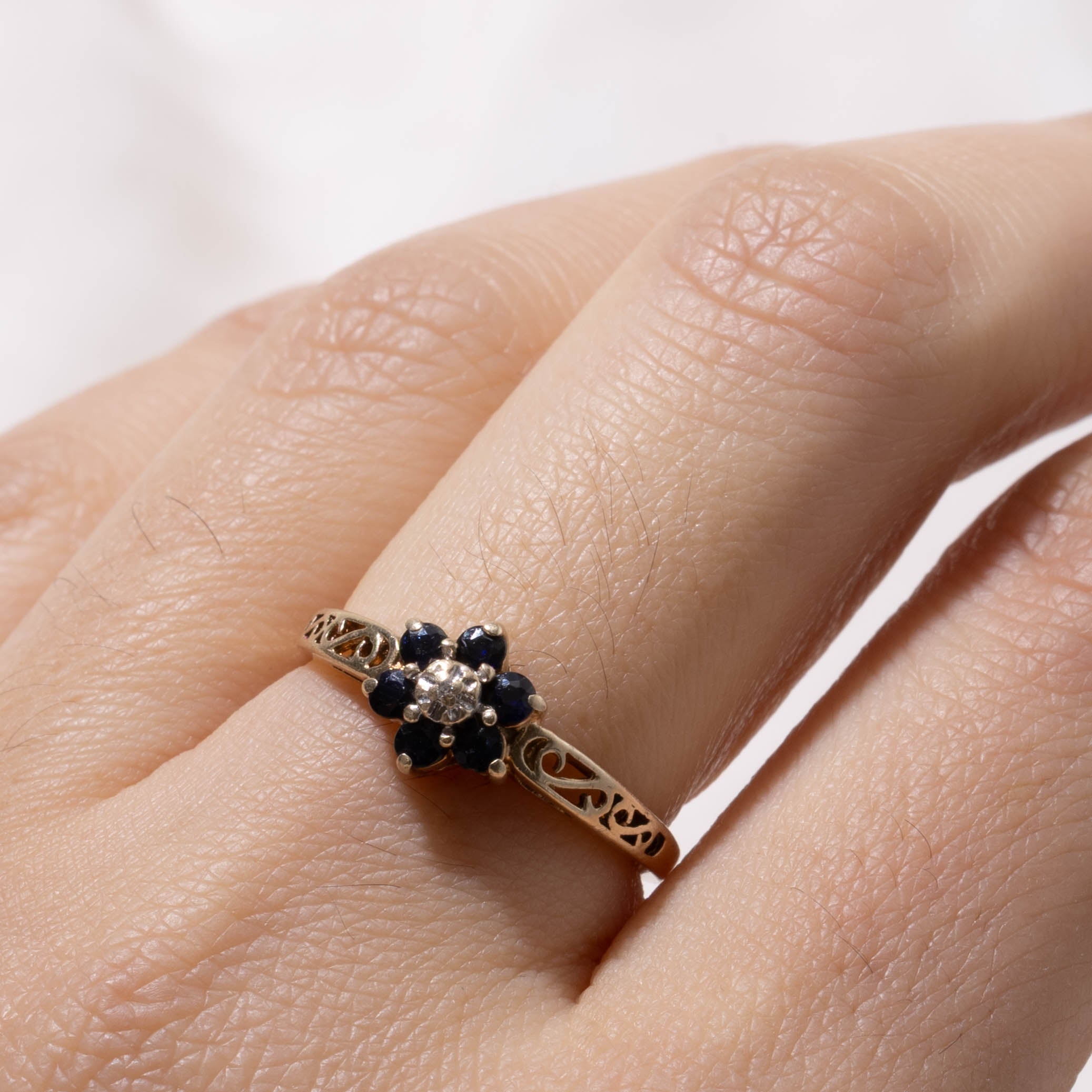 10k Sapphire & Diamond Petal Cluster Ring | SZ 6.5