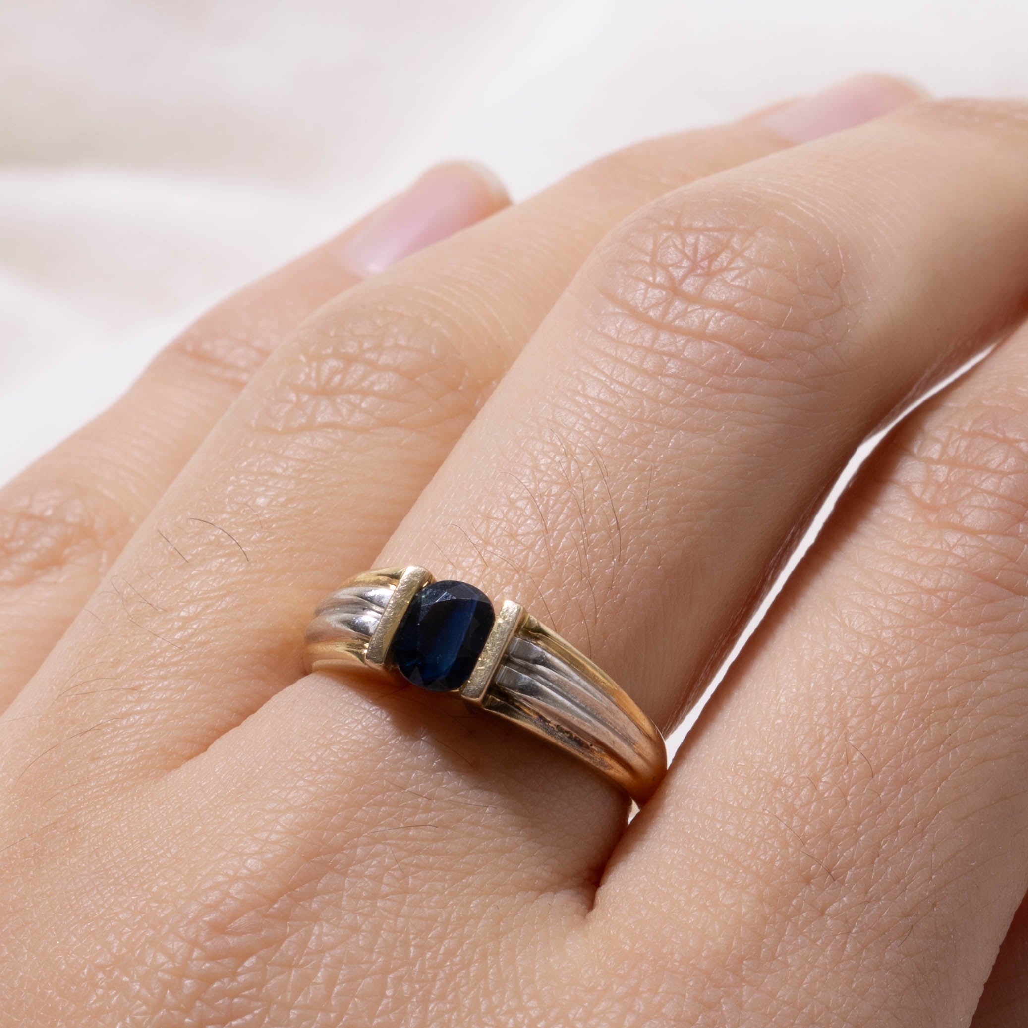 14k Two Tone Gold Sapphire Grooved Ring | 0.70ct | SZ 7.25