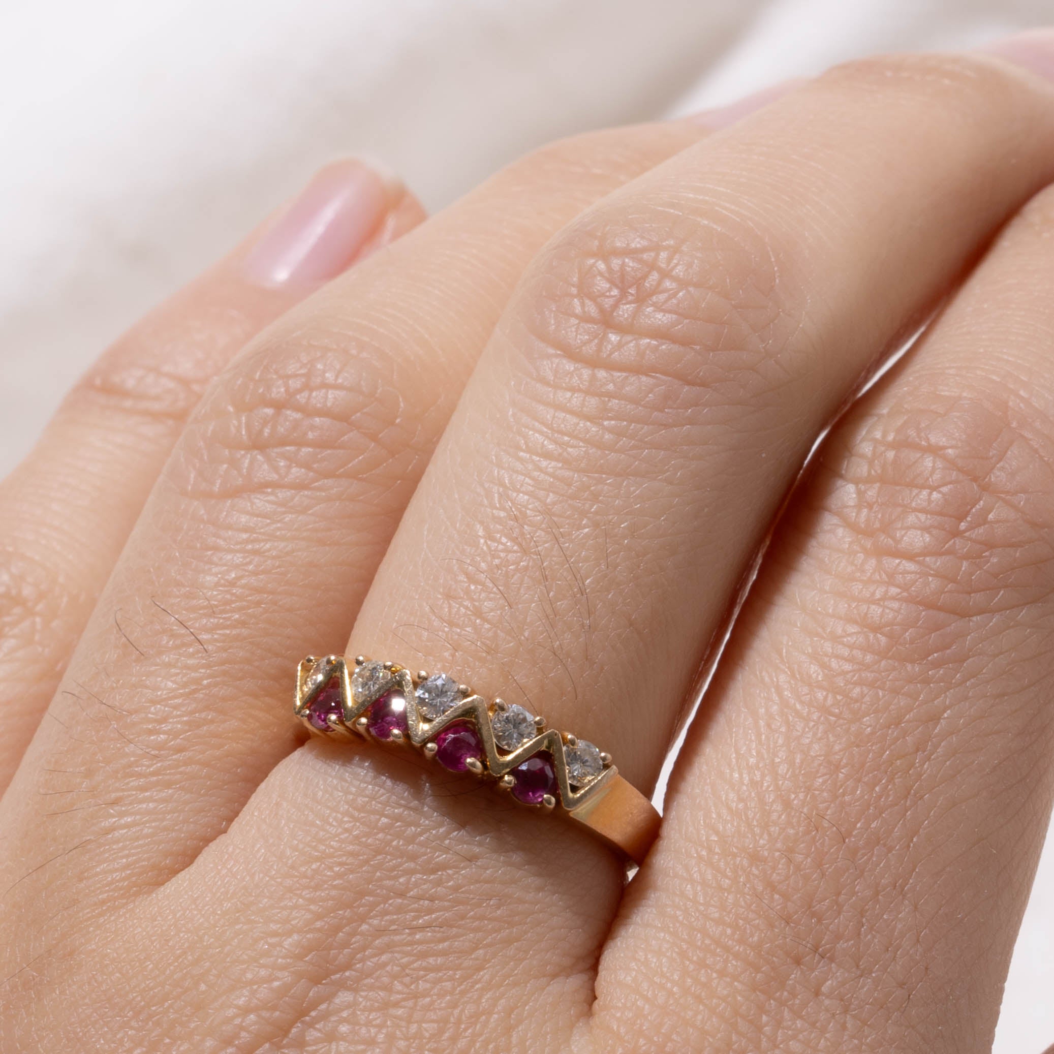 14k Ruby & Diamond Zigzag Band | 0.25ctw, 0.20ctw | SZ 6.75