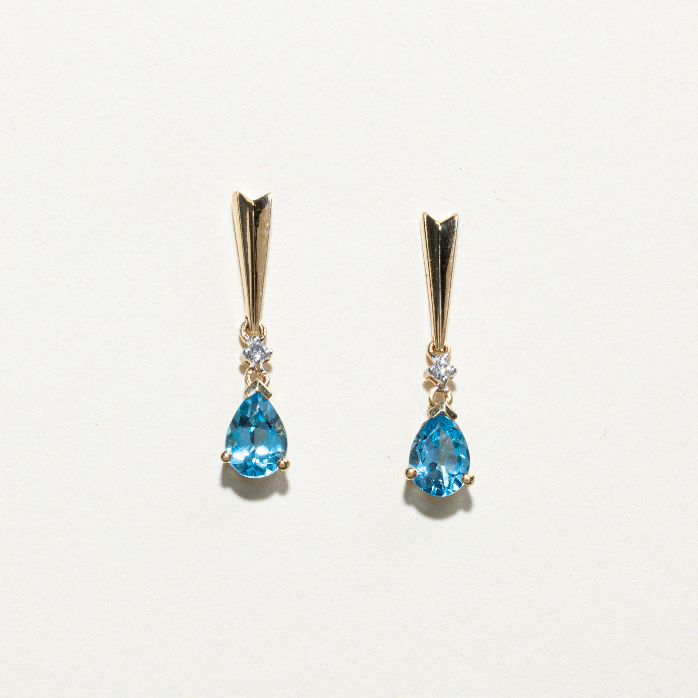 Boucles d'oreilles pendantes en topaze taille poire et diamants | 1,40 ct, 0,02 ct