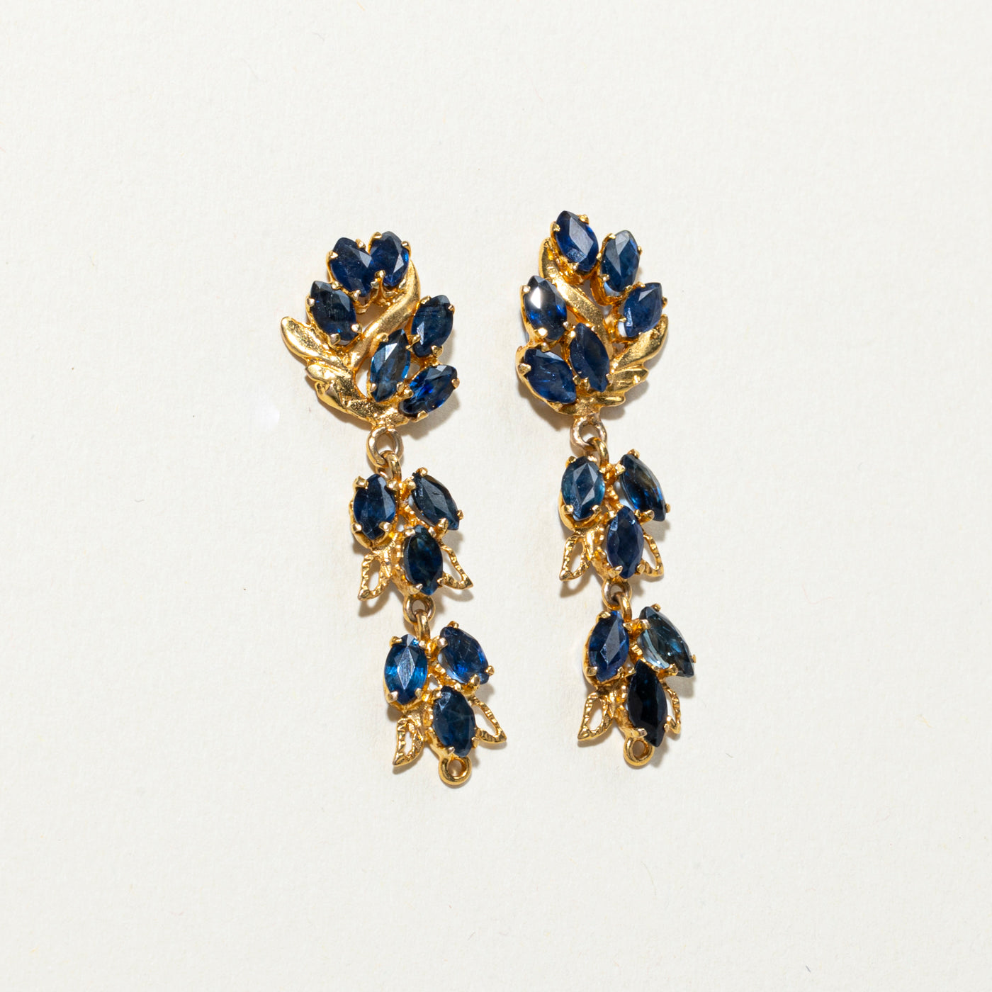 Boucles d'oreilles pendantes en saphir à motif floral | 3,00 ct