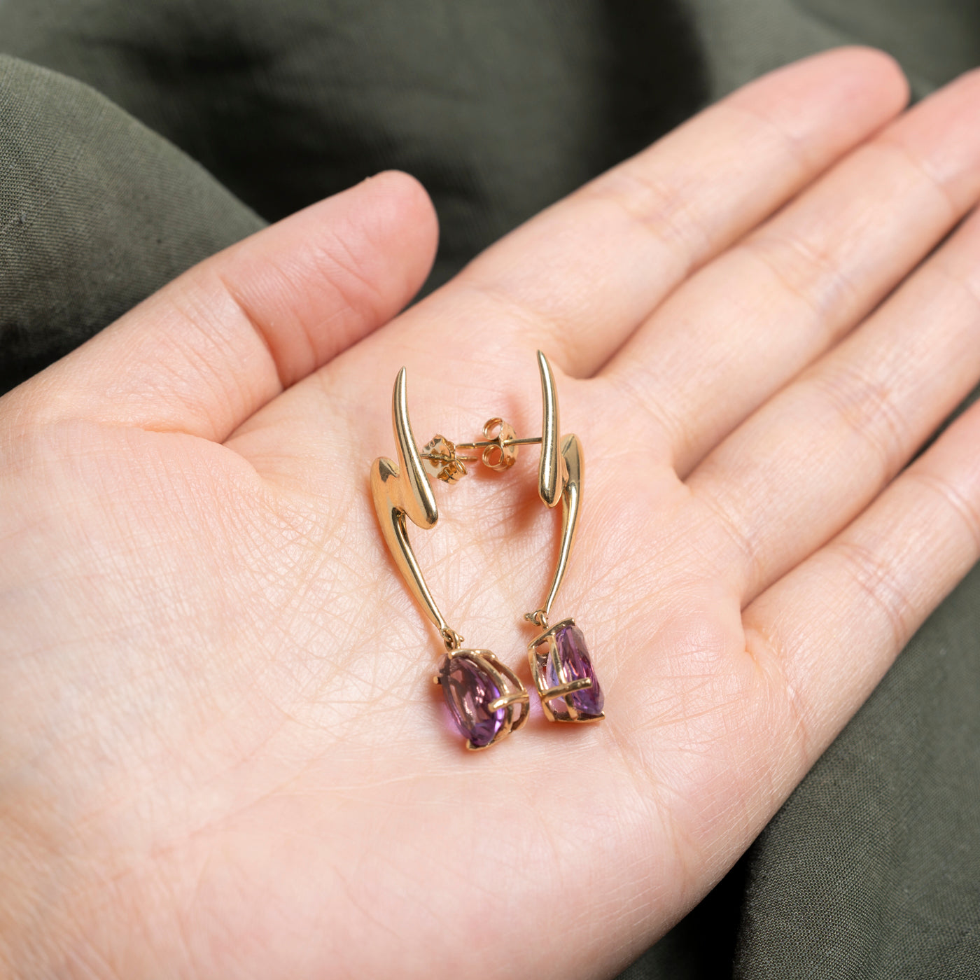 Boucles d'oreilles pendantes en améthyste à motif zigzag | 4,60 ct