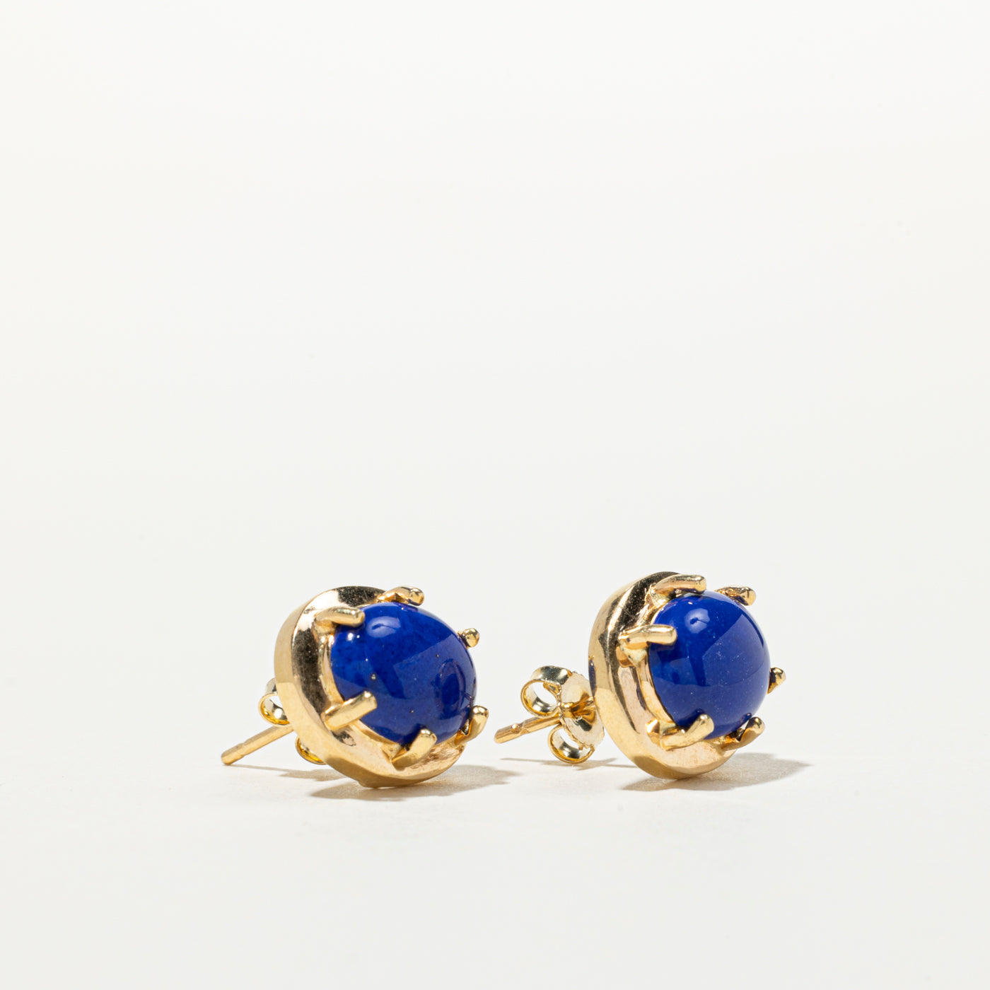 Boucles d'oreilles puces en lapis-lazuli cabochon ovale | 3,20 ct