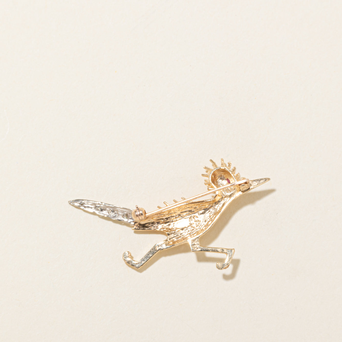 14k Diamond & Synthetic Ruby Textured Bird Brooch | 0.11ct, 0.04ct