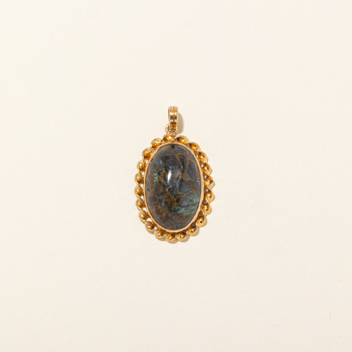 18k Cabochon Labradorite Twisted Frame Pendant | 40.00ct
