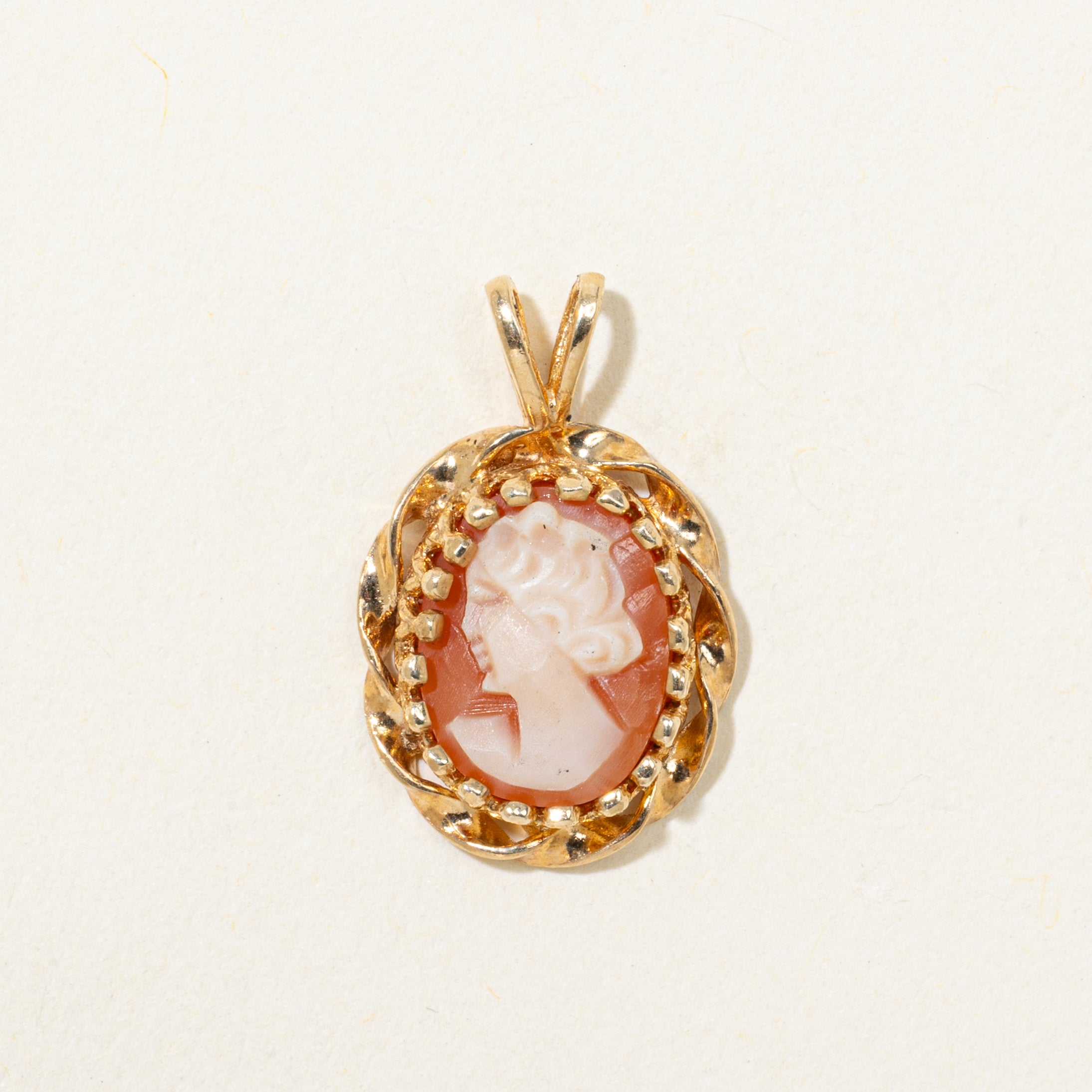 Shell Cameo Pendant | 1.55ct