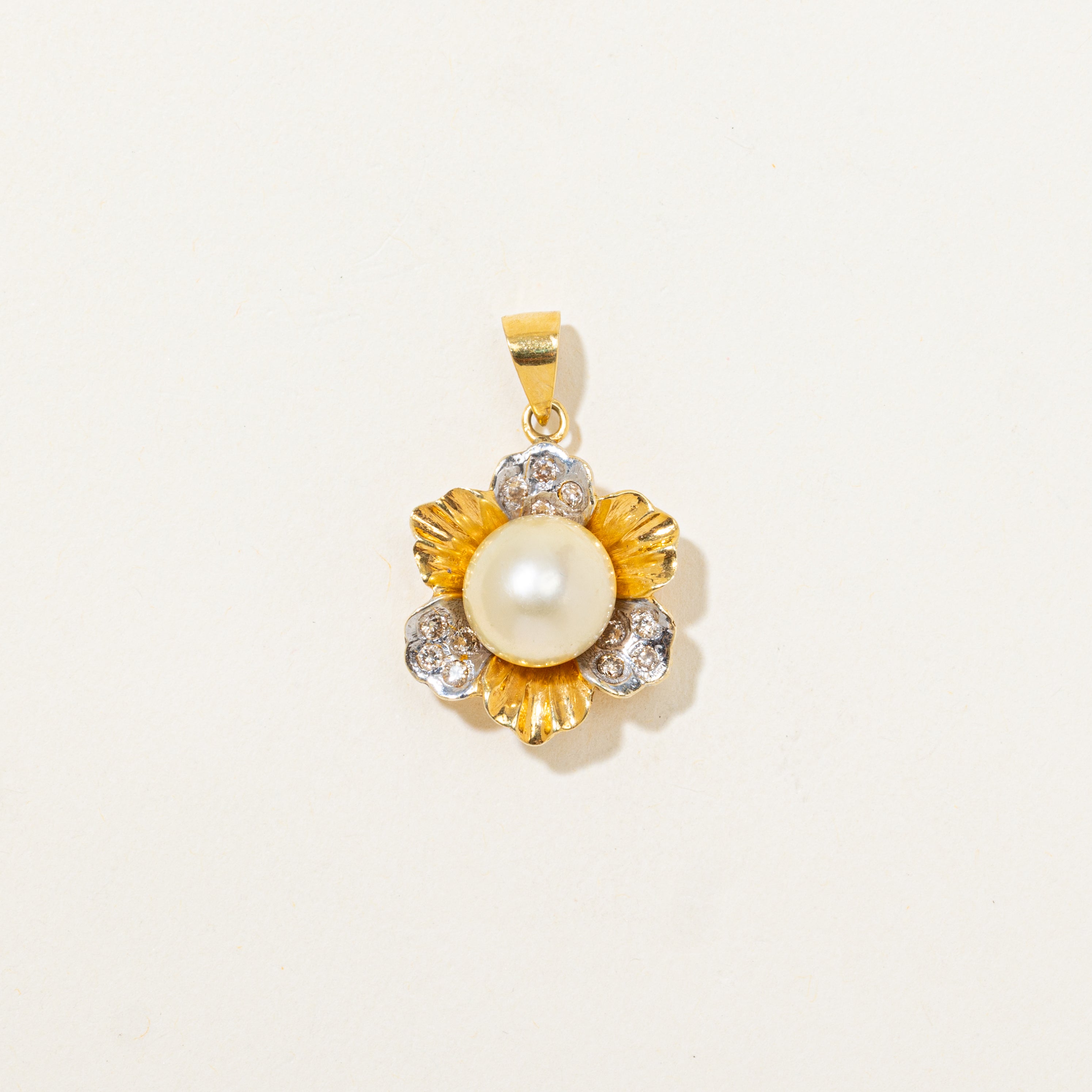 Diamond & Pearl Flower Pendant | 0.18ctw
