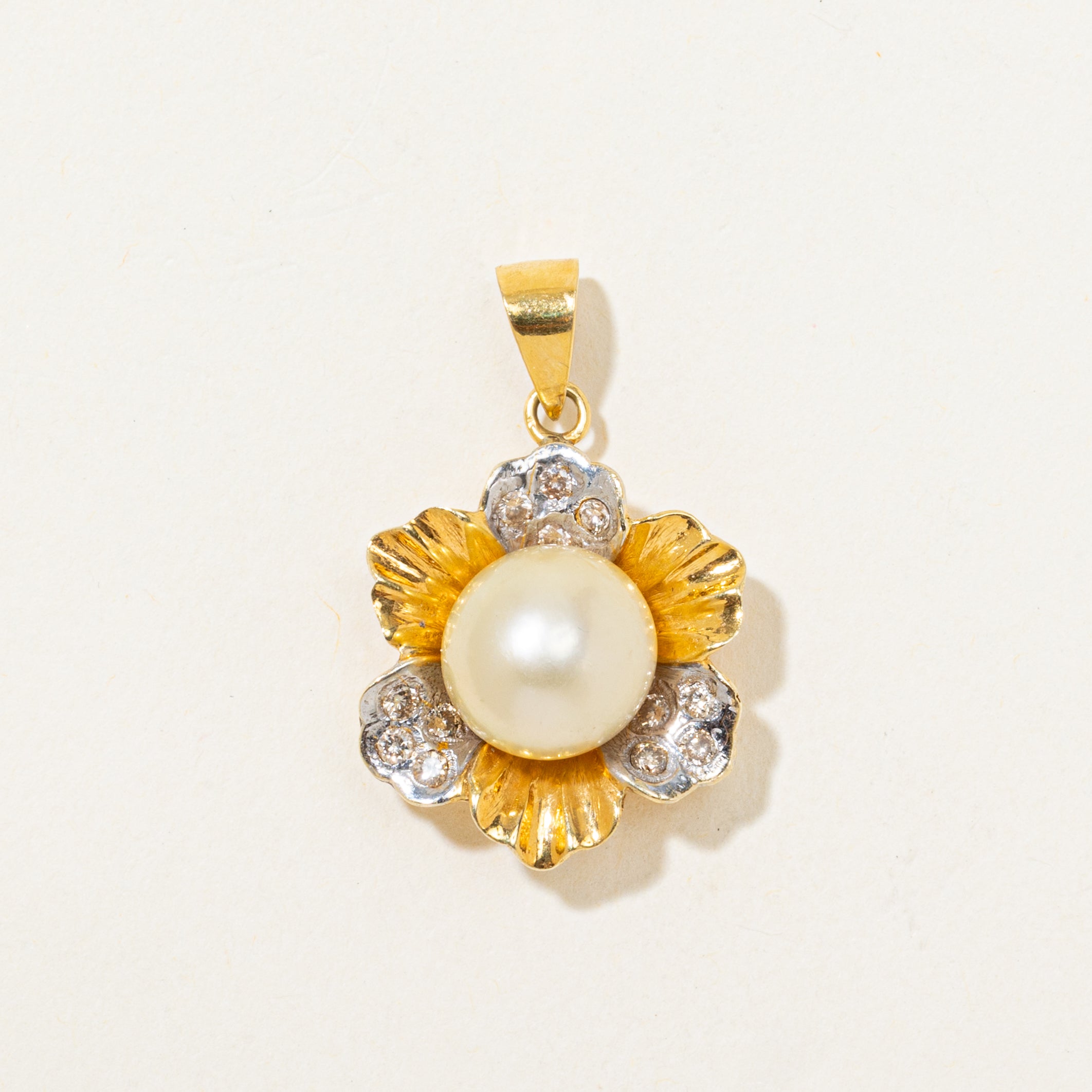 Diamond & Pearl Flower Pendant | 0.18ctw