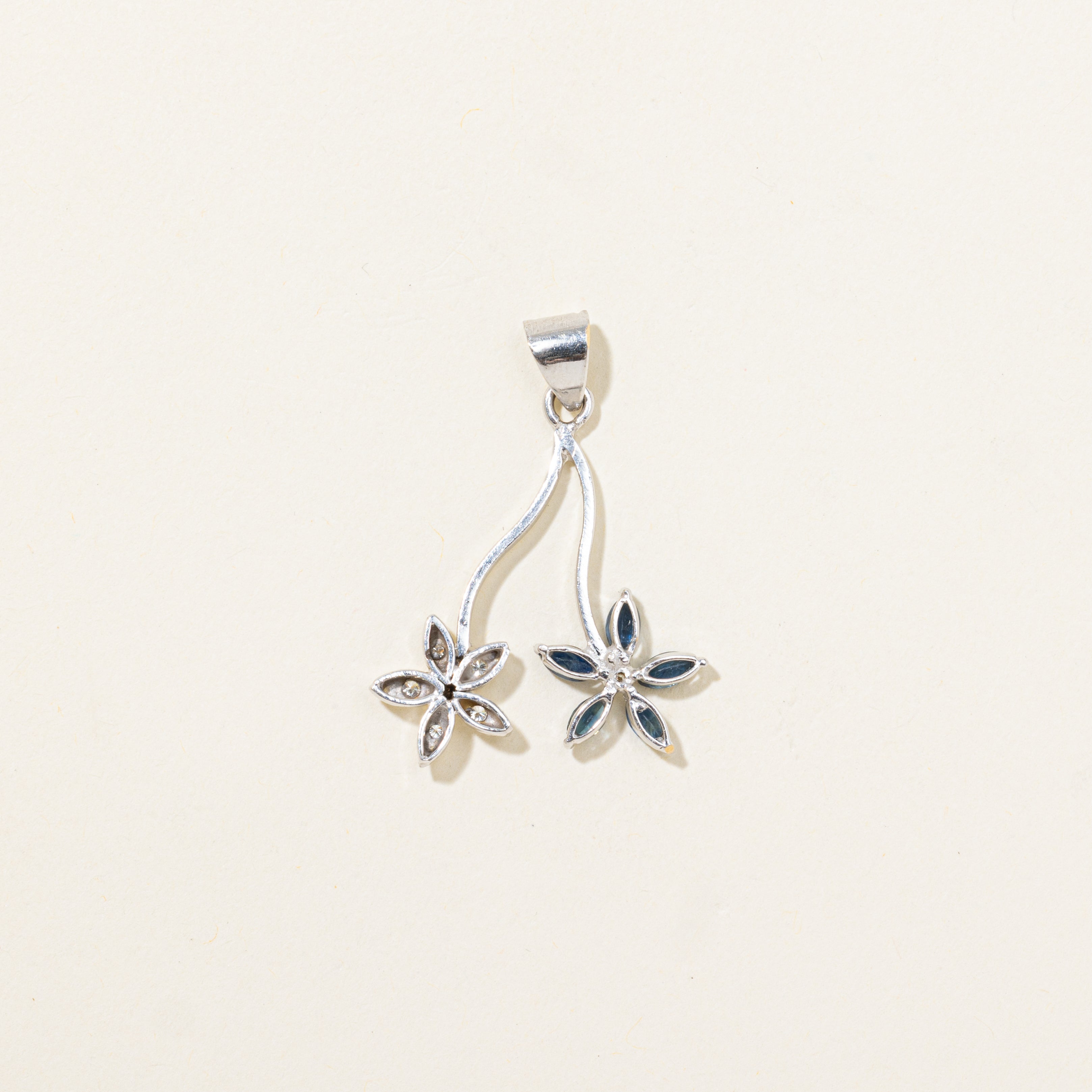 Pendentif floral en saphir taille marquise et diamants | 0,48 ct, 0,04 ct