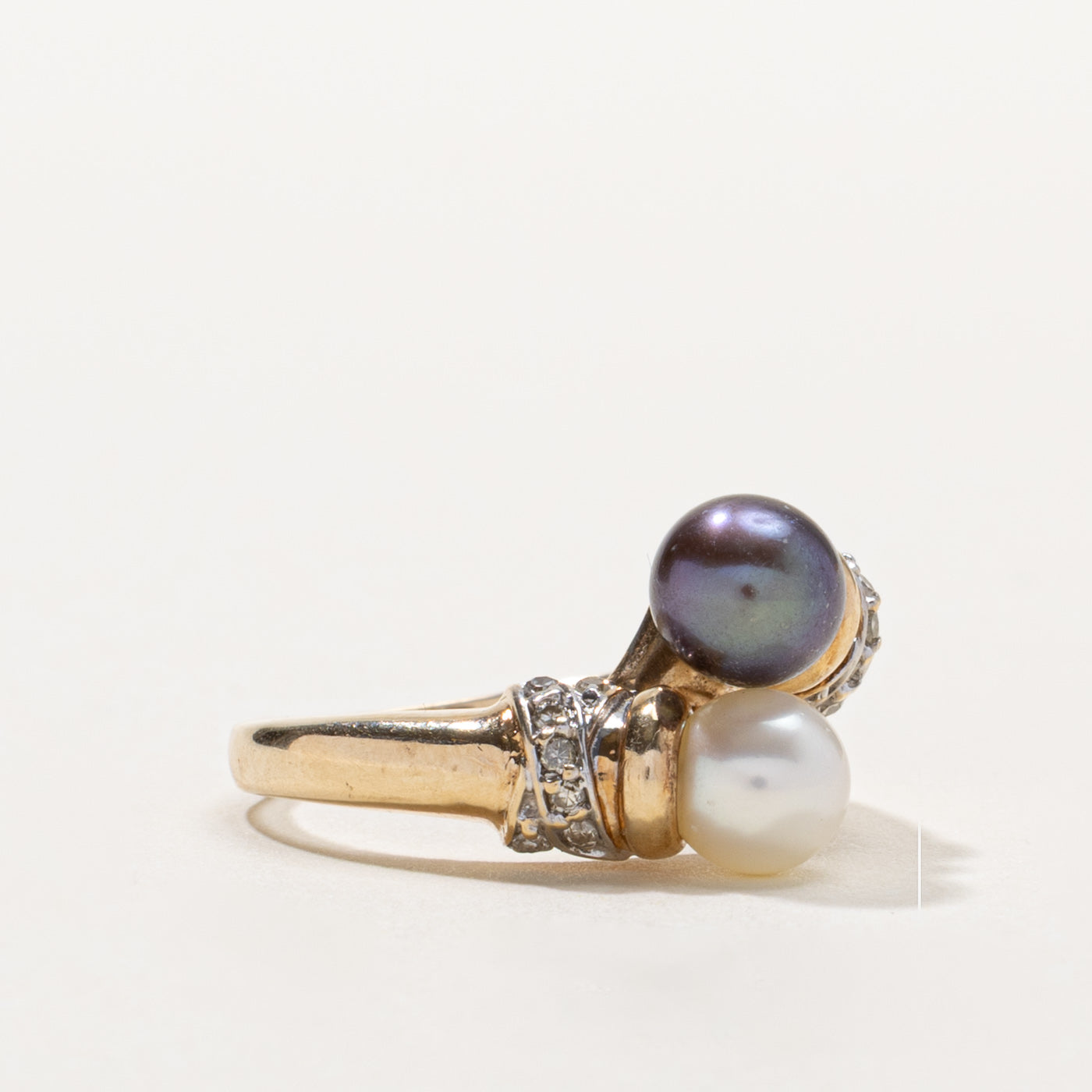 Black & White Pearl & Diamond Ring | 0.10ctw | SZ 6