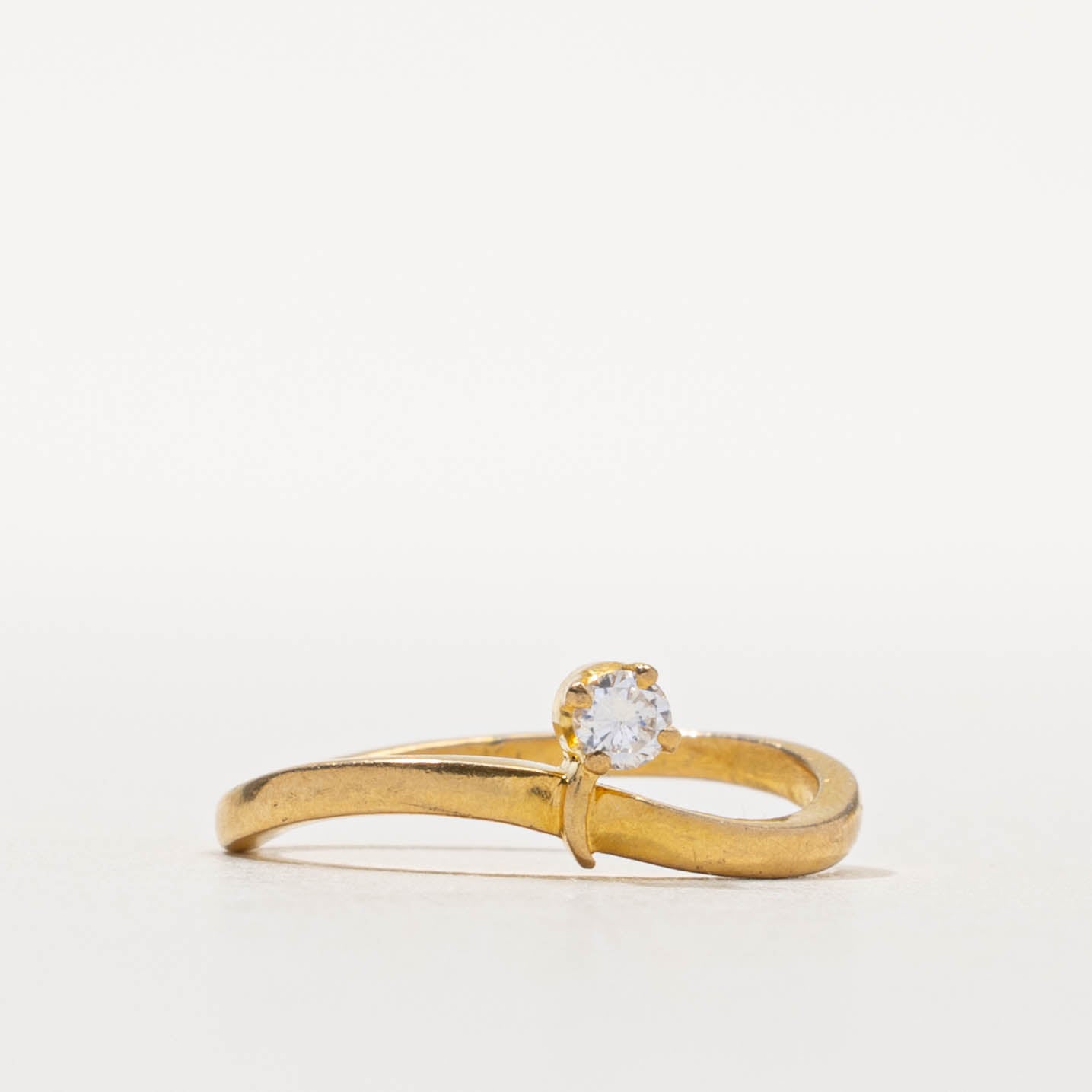 20k Single Stone Diamond Wave Ring | SZ 5.75