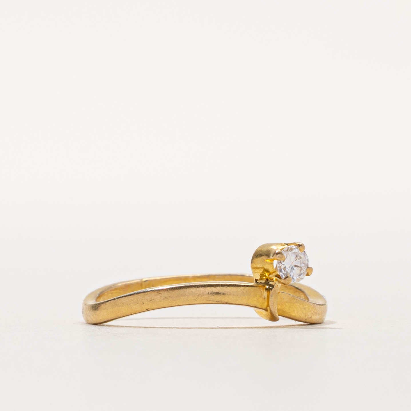 20k Single Stone Diamond Wave Ring | SZ 5.75