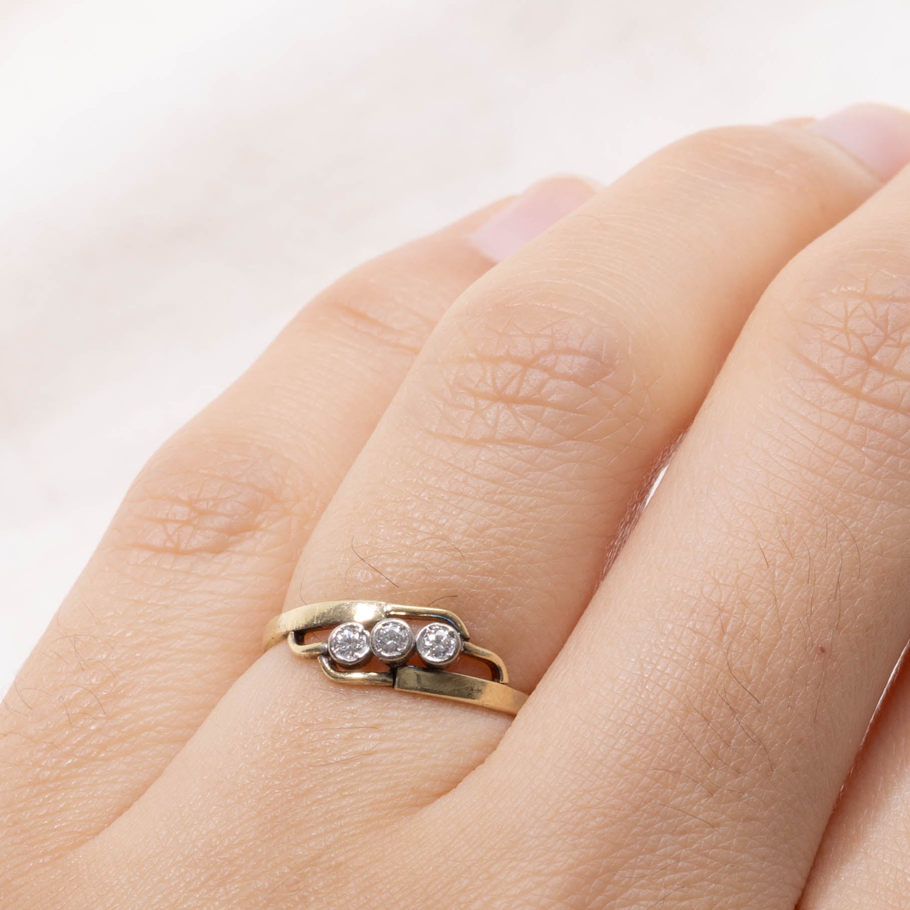 14k Three Stone Diamond Abstract Ring | SZ 5