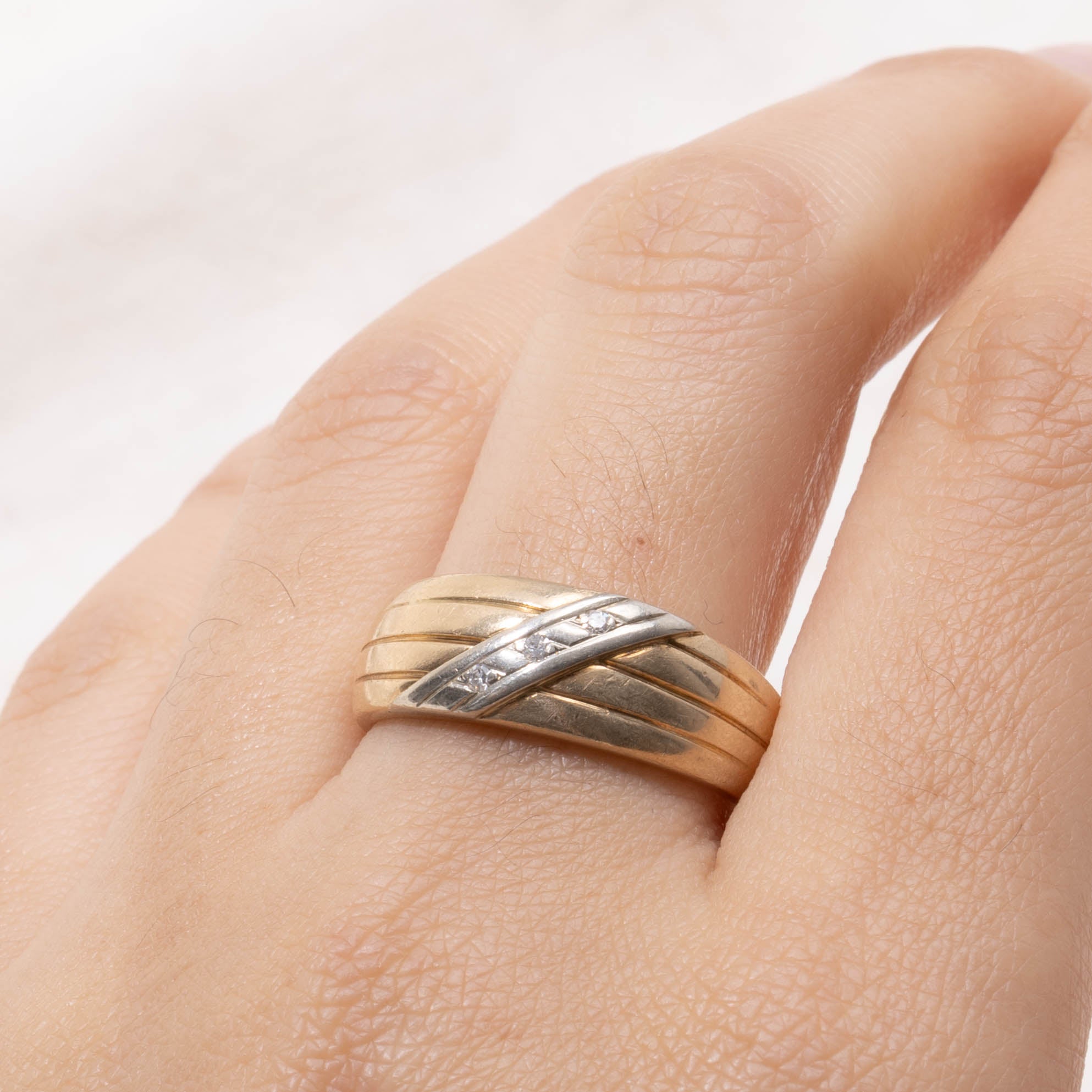 ‘Birks’ Two Tone Diagonal Diamond Grooved Ring | SZ 9.5