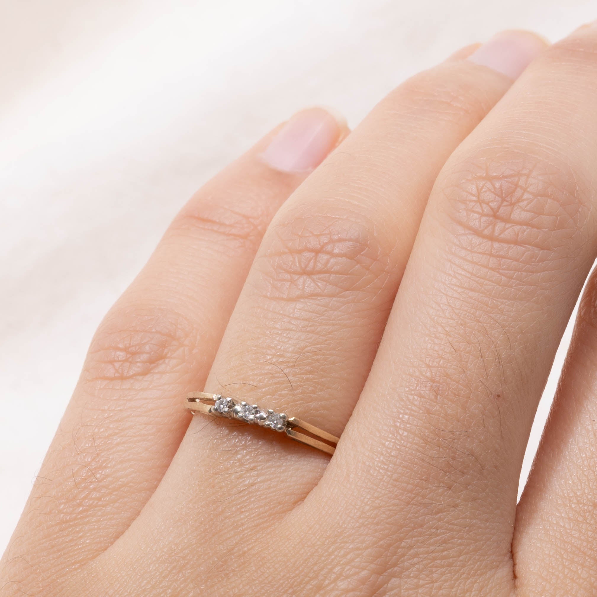 10k Three Stone Diamond Split Band | SZ 6.5