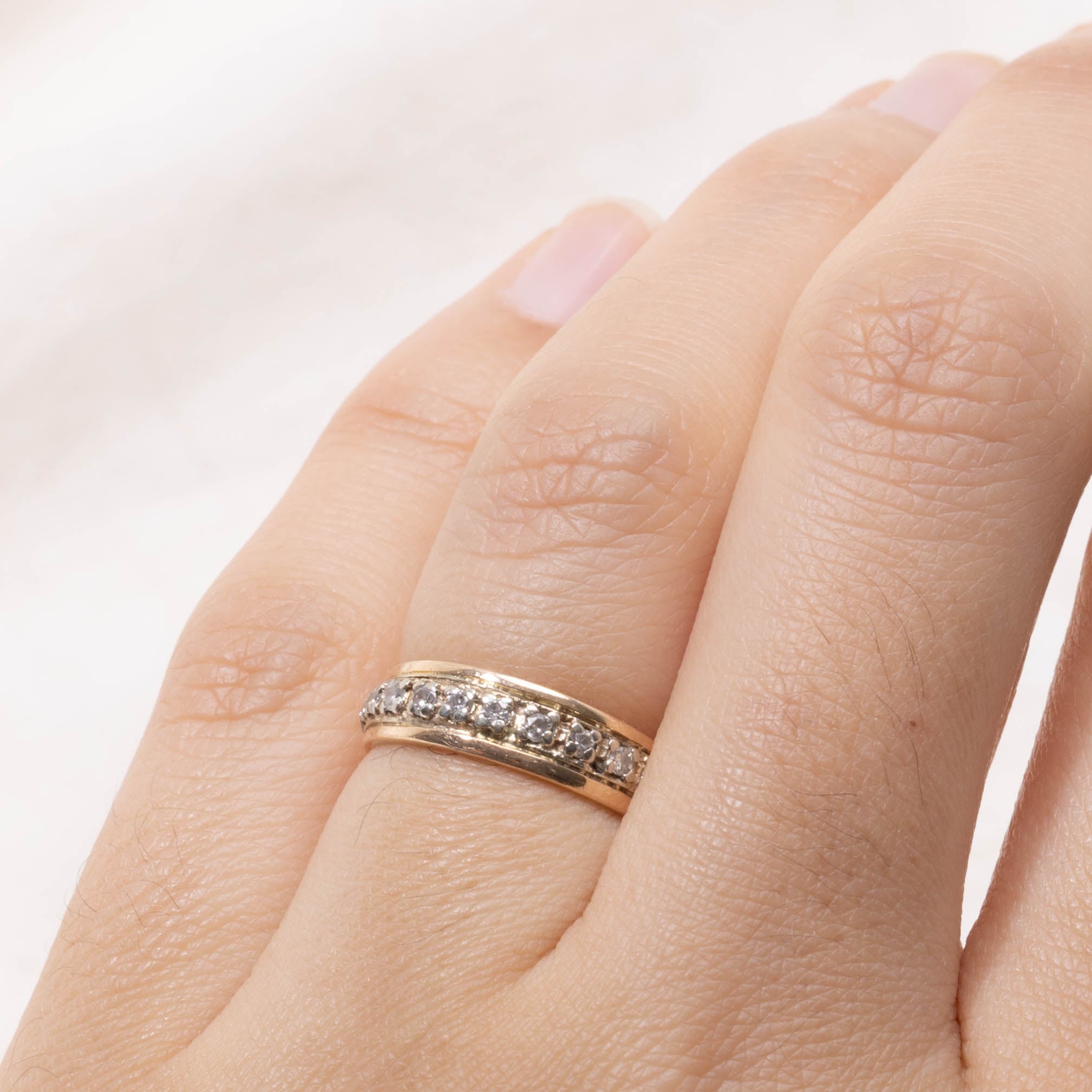 14k Semi-Eternity Diamond Grooved Band | 4.25mm | SZ 4.75