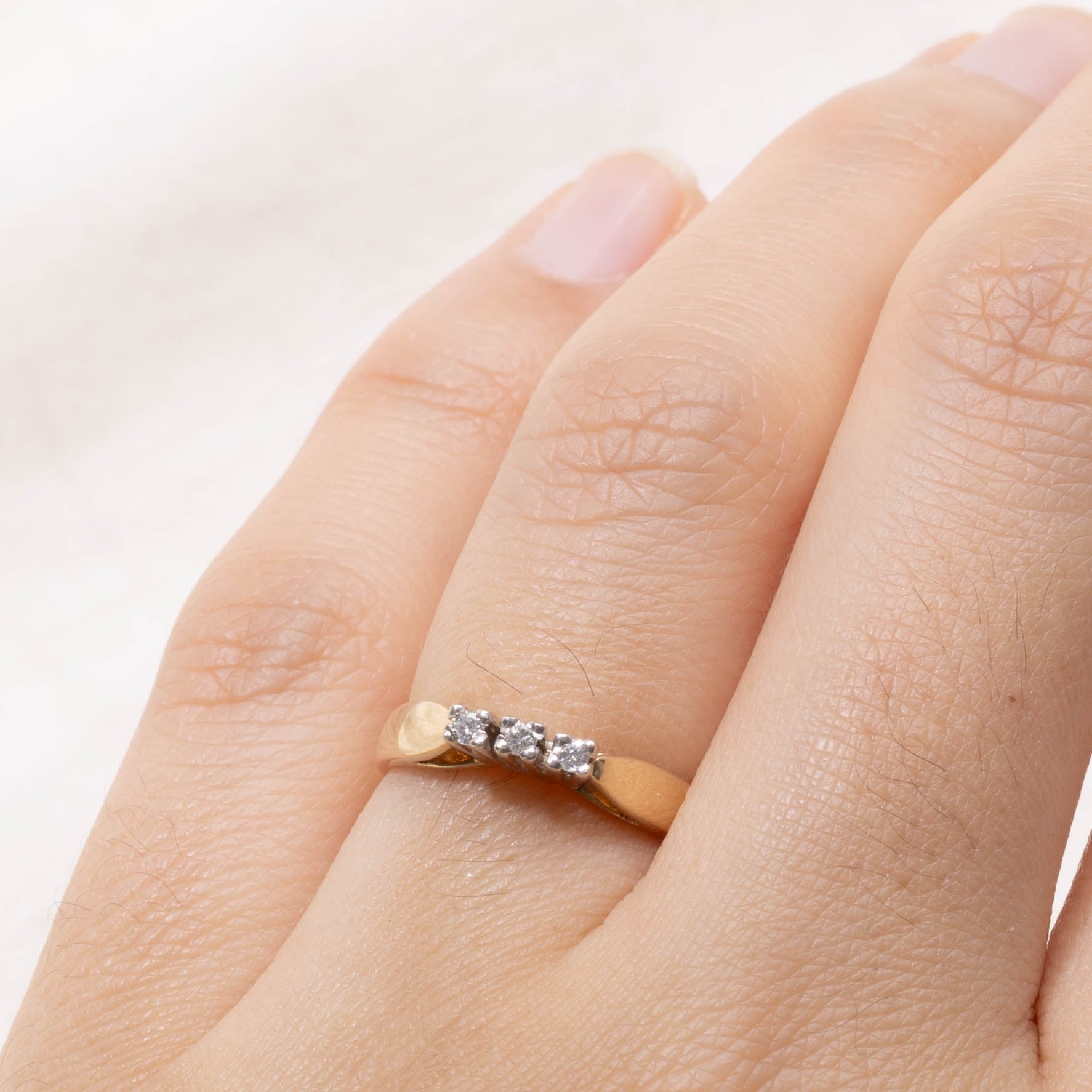 14k Three Stone Diamond Reverse Tapered Ring | SZ 5.5
