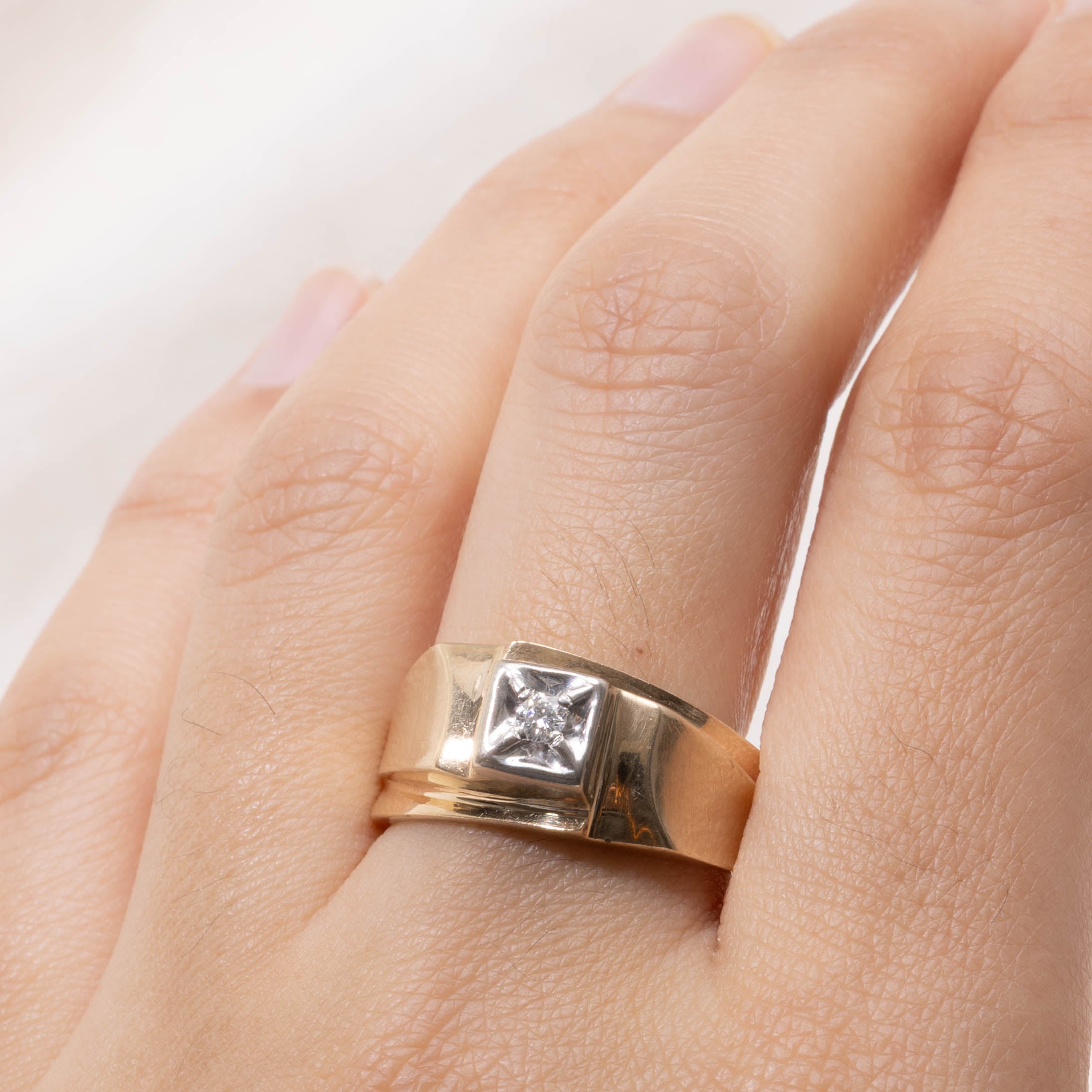 Vintage Canadian Illusion Set Diamond Dome Ring | SZ 11.5