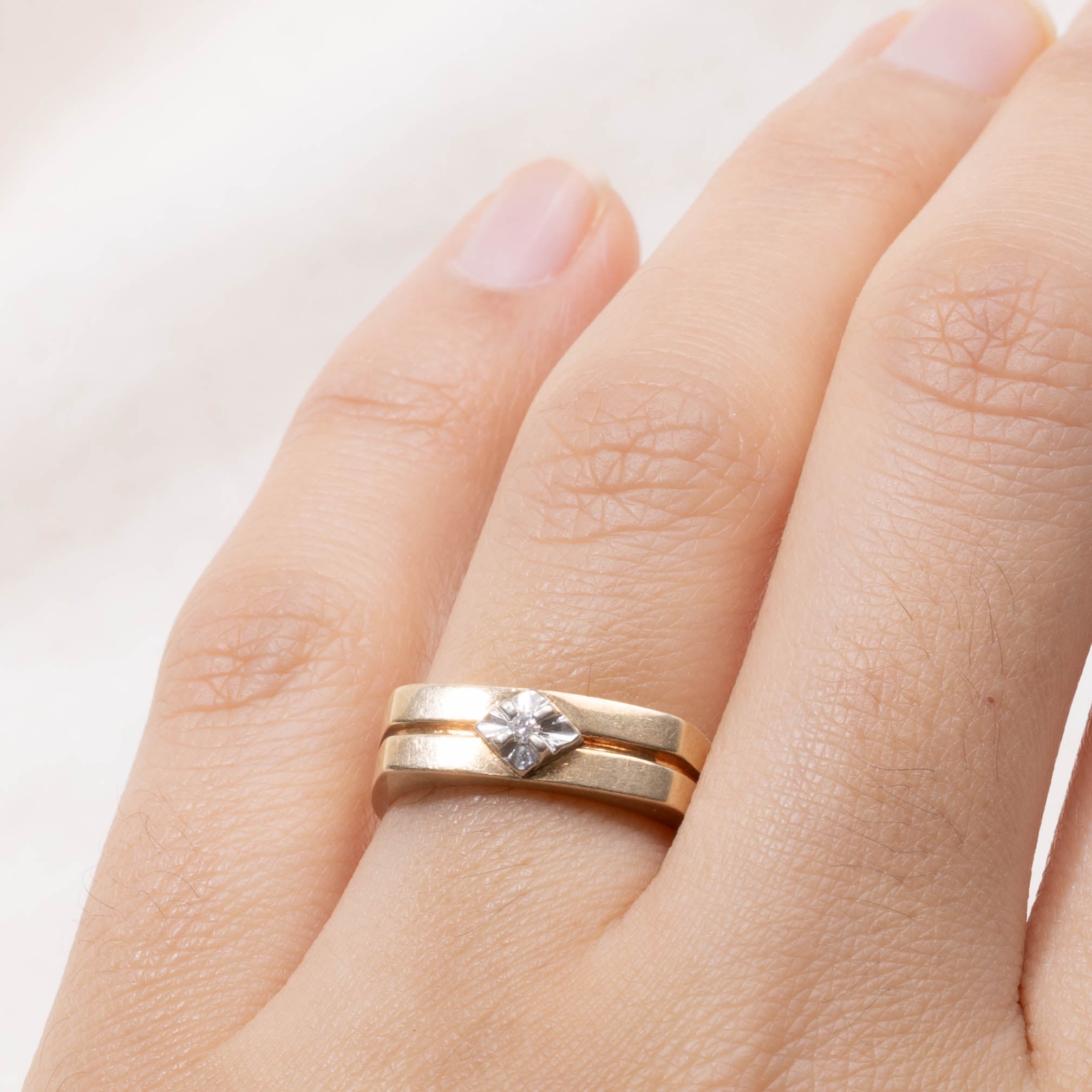 10k Illusion Set Diamond Grooved Band | 5mm | SZ 6.25