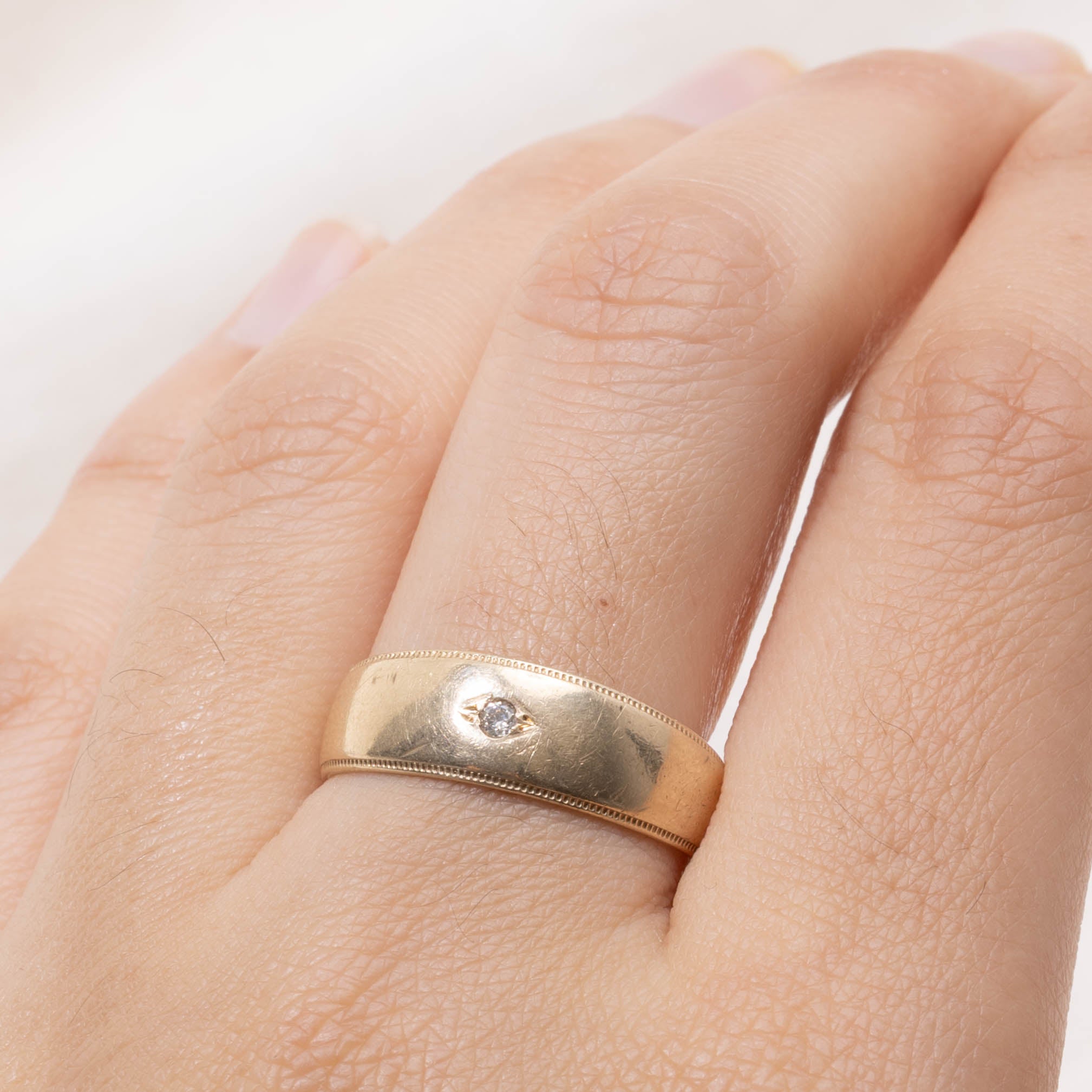 10K Single Stone Diamond Milgrained Band | SZ 9