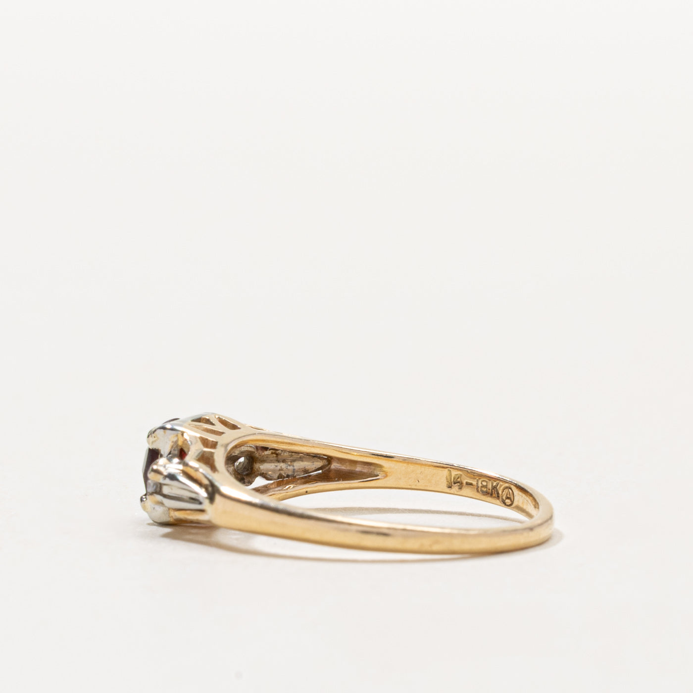 14k Garnet & Diamond Accented Tapered Ring | 0.40ct, 0.03ctw | SZ 5