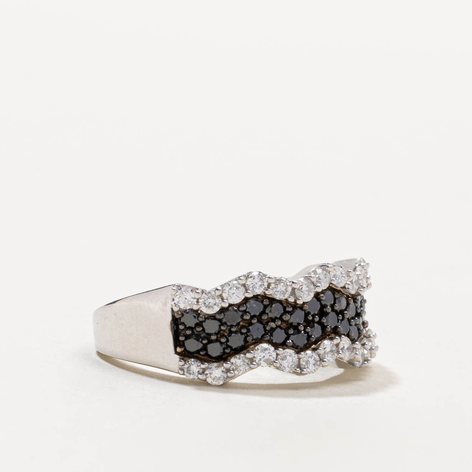 14k Pavé Set Black & White Diamond Wave Ring | 1.10ctw | SZ 6.75