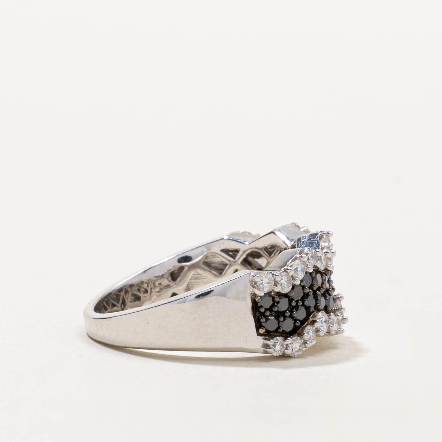14k Pavé Set Black & White Diamond Wave Ring | 1.10ctw | SZ 6.75