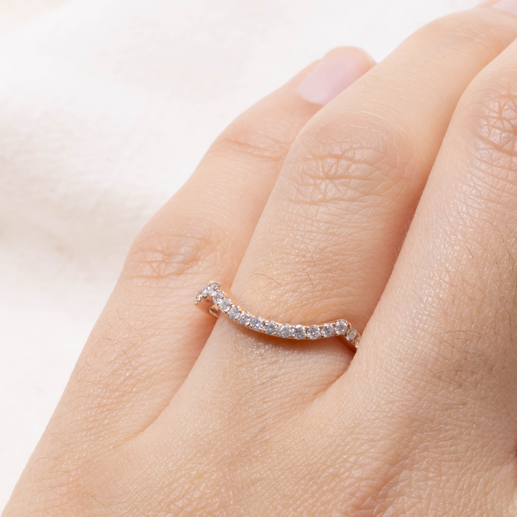 10k Semi Eternity Diamond Contour Band | 0.20ctw | SZ 7