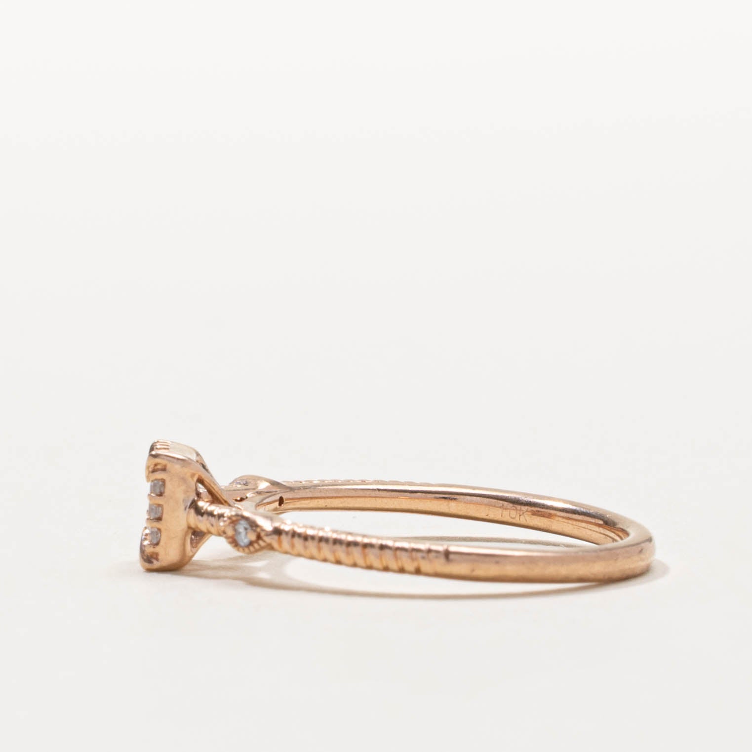 10k Baguette Cut Diamond Fluted Ring | SZ 7.25