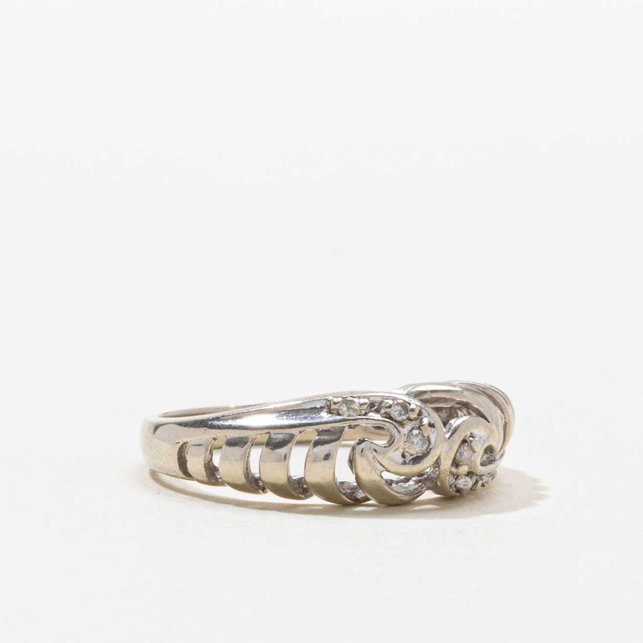 10k Diamond Openwork Swirl Ring | SZ 5.25