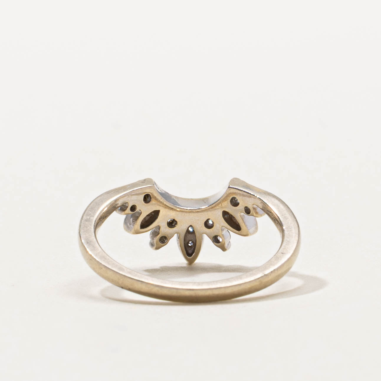 10k Diamond Petal Contour Ring | SZ 3.25