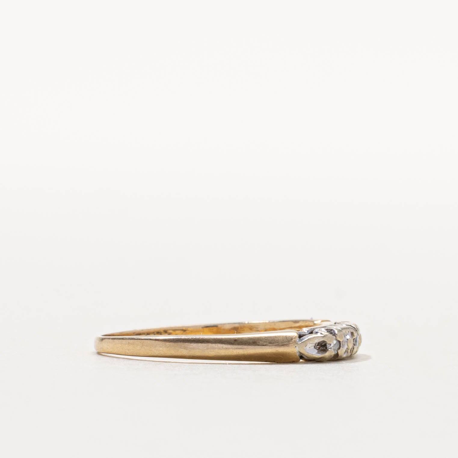14k Three Stone Diamond Ring | SZ 7