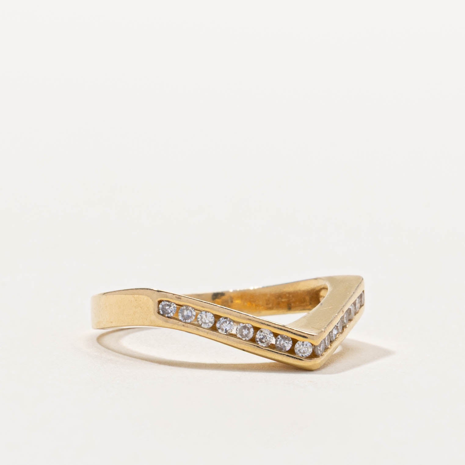14k Channel Set Diamond Chevron Ring | SZ 5.5