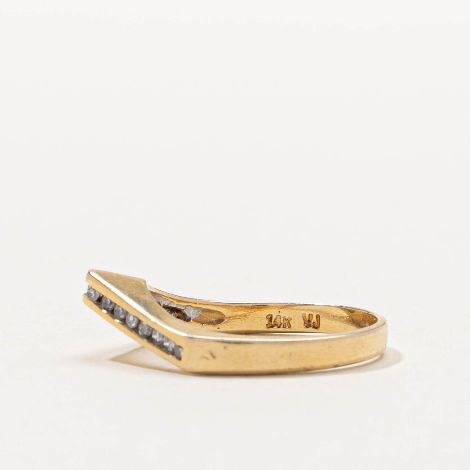 14k Channel Set Diamond Chevron Ring | SZ 6