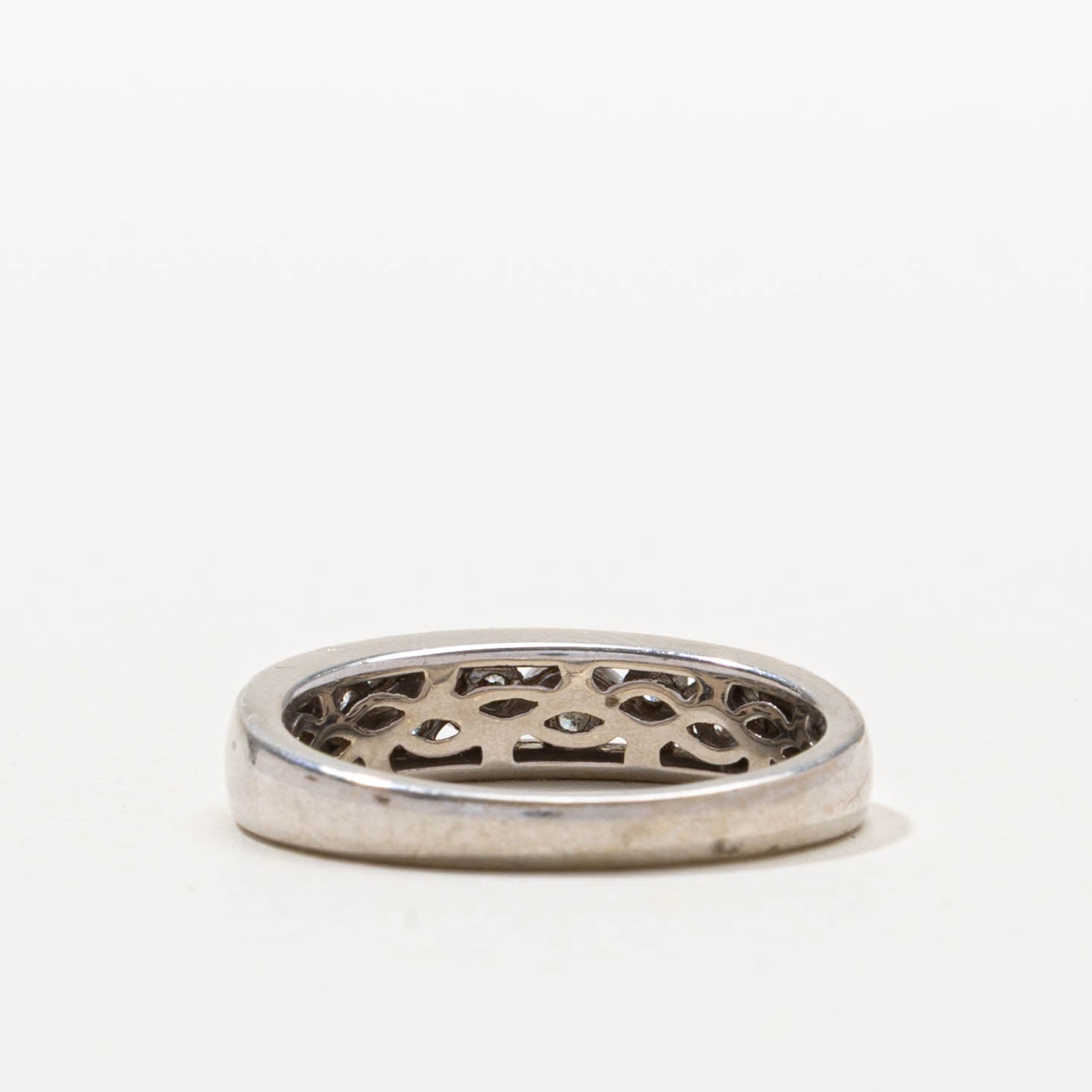 14k Diamond Milgrained Wave Band | SZ 7