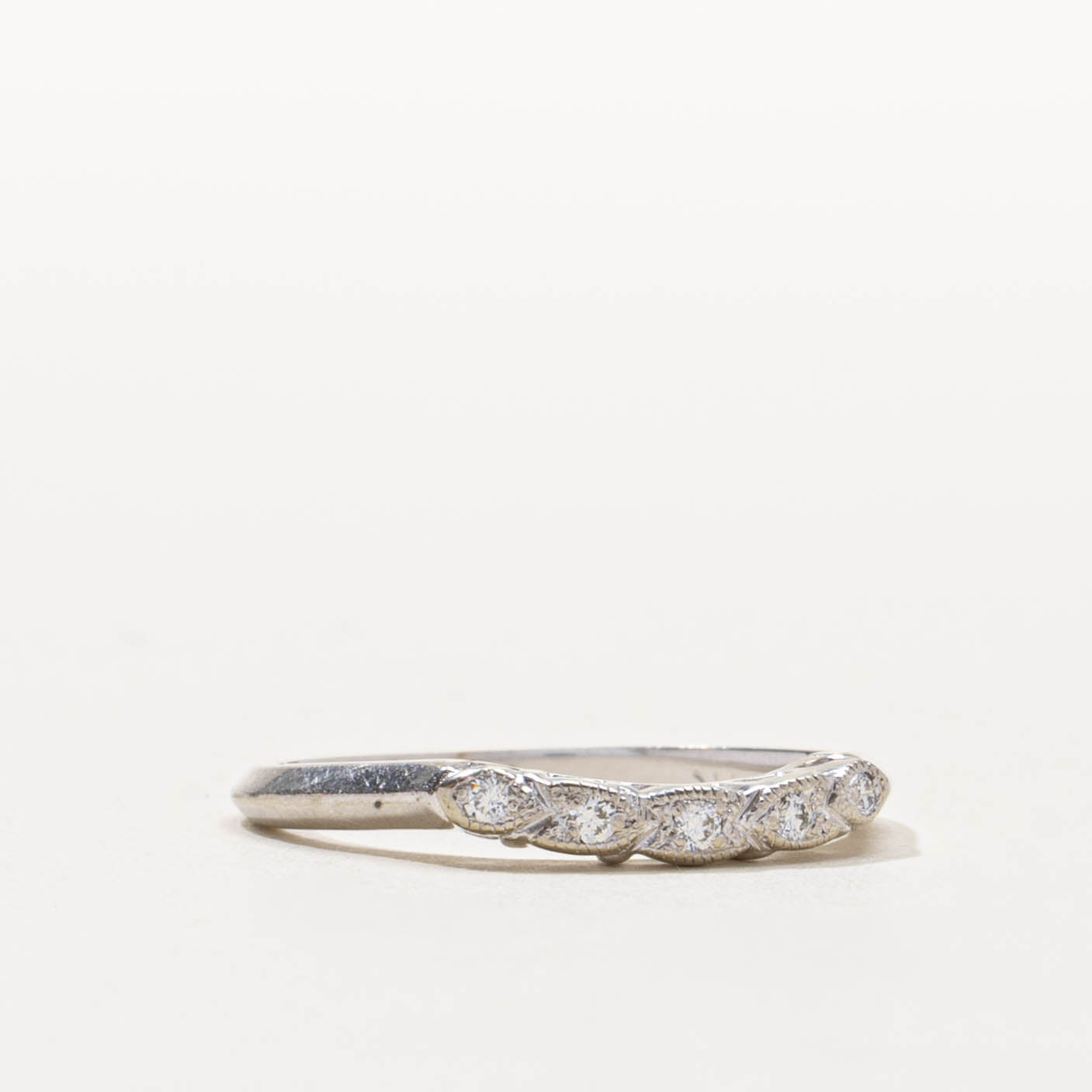 14k Diamond Milgrained Chevron Ring | SZ 6.5