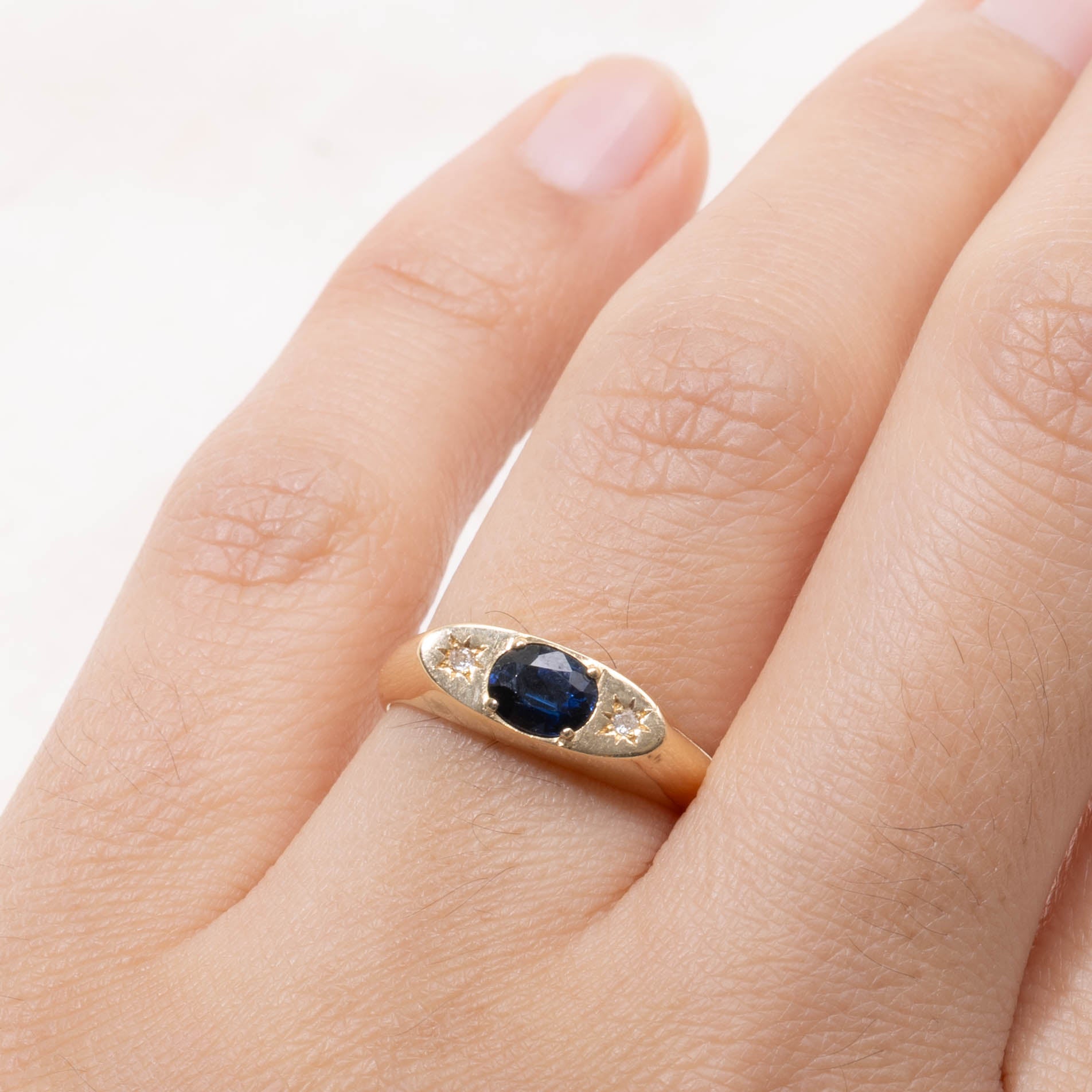 18k East West Sapphire & Star Set Diamond Accented Ring | 0.50ct, 0.01ctw | SZ 6