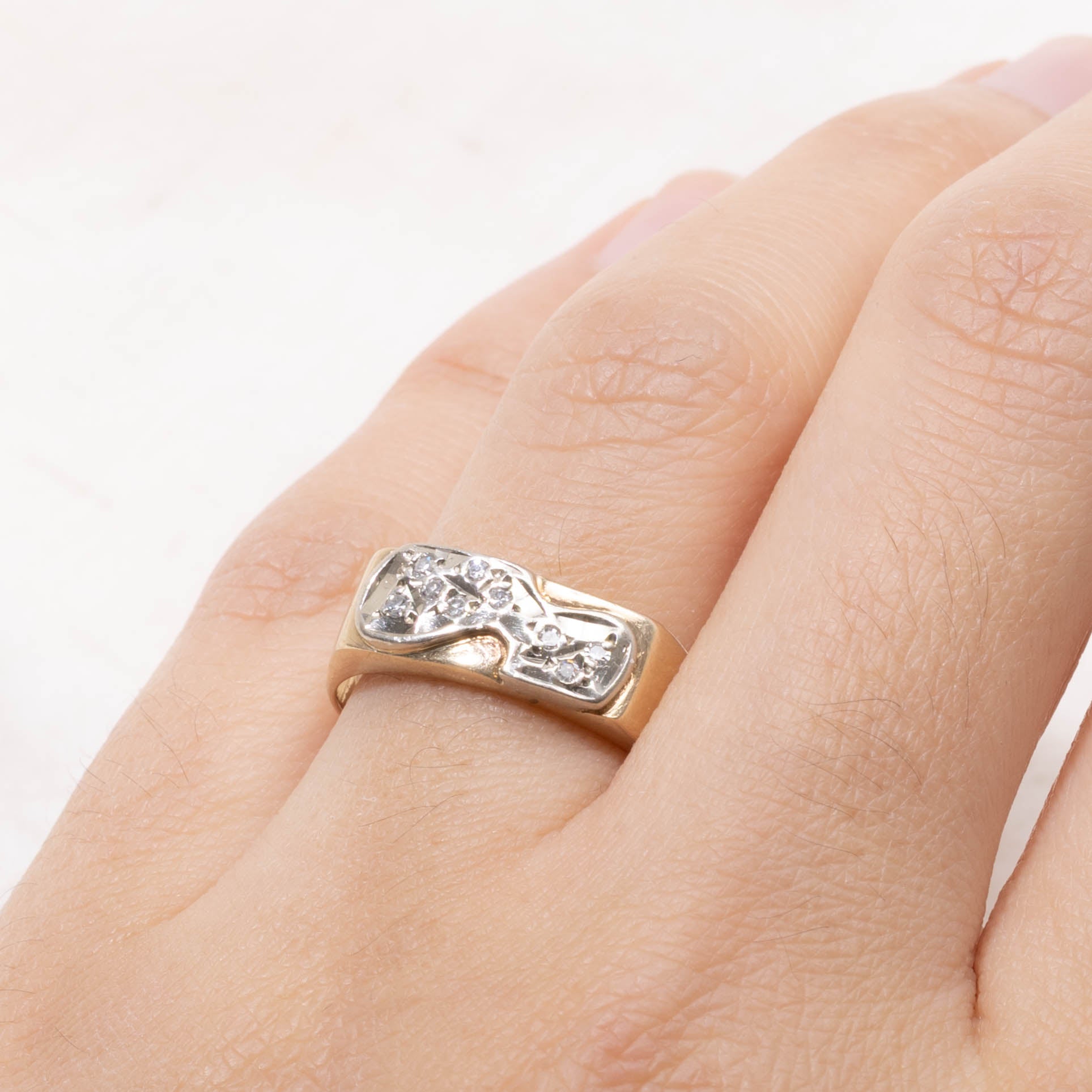 10k Scattered Diamond Abstract Blob Ring | SZ 7.75