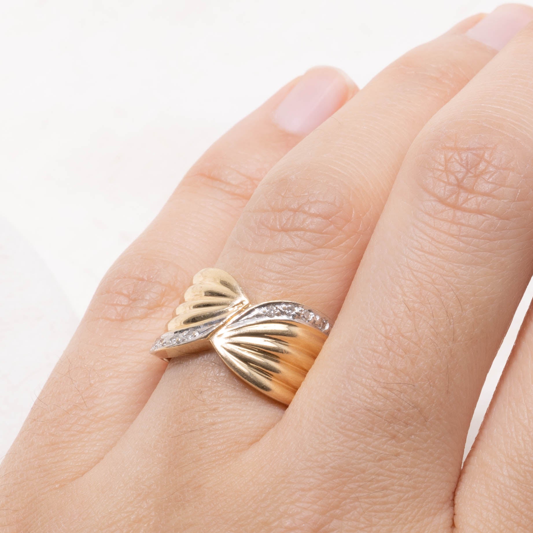14k Diamond Waterfall Grooved Ring | SZ 7