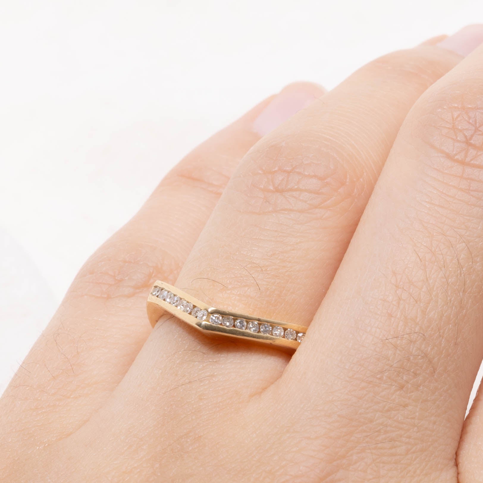 14k Channel Set Diamond Chevron Ring | SZ 5.5