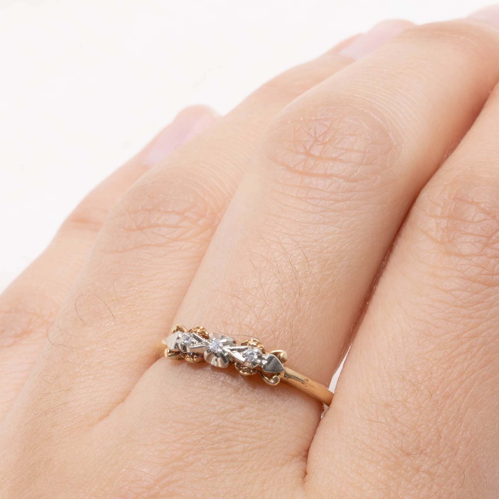 14k Three Stone Diamond Heart Ring | SZ 7.75