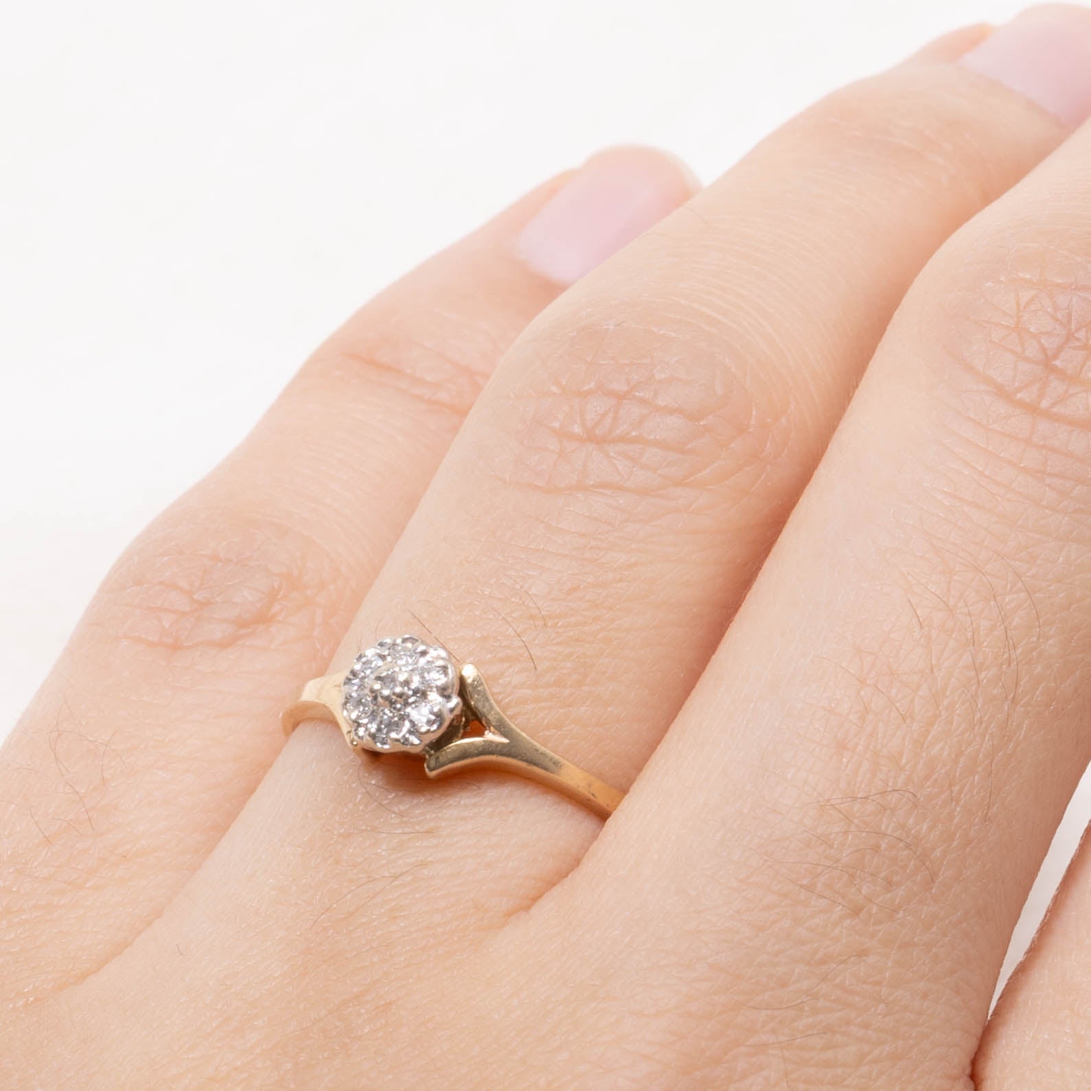 14k Diamond Daisy Cluster Split Shank Ring | SZ 6.5
