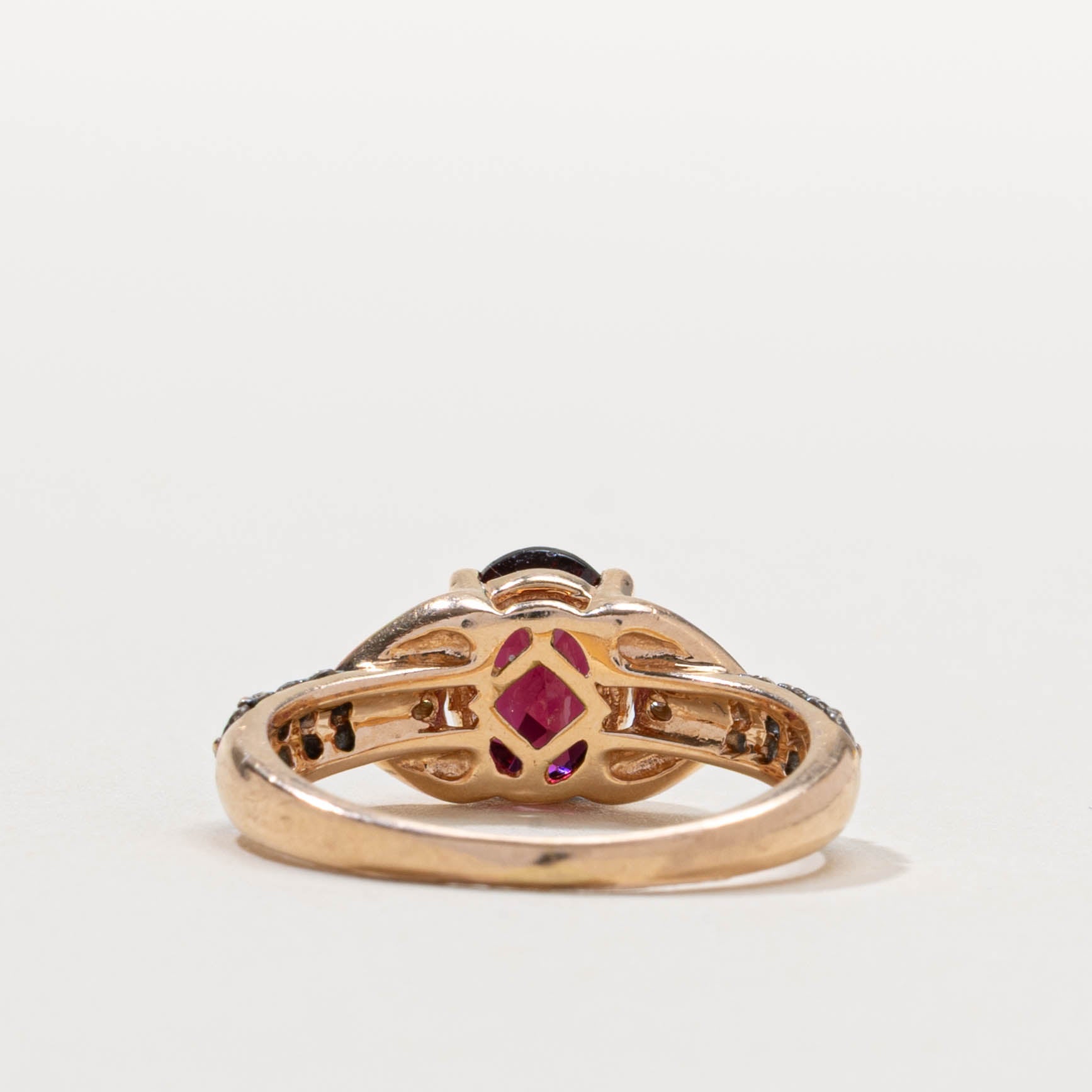 14k Oval Cut Garnet & Diamond Accented Ring | 1.50ct, 0.20ctw | SZ 6.25