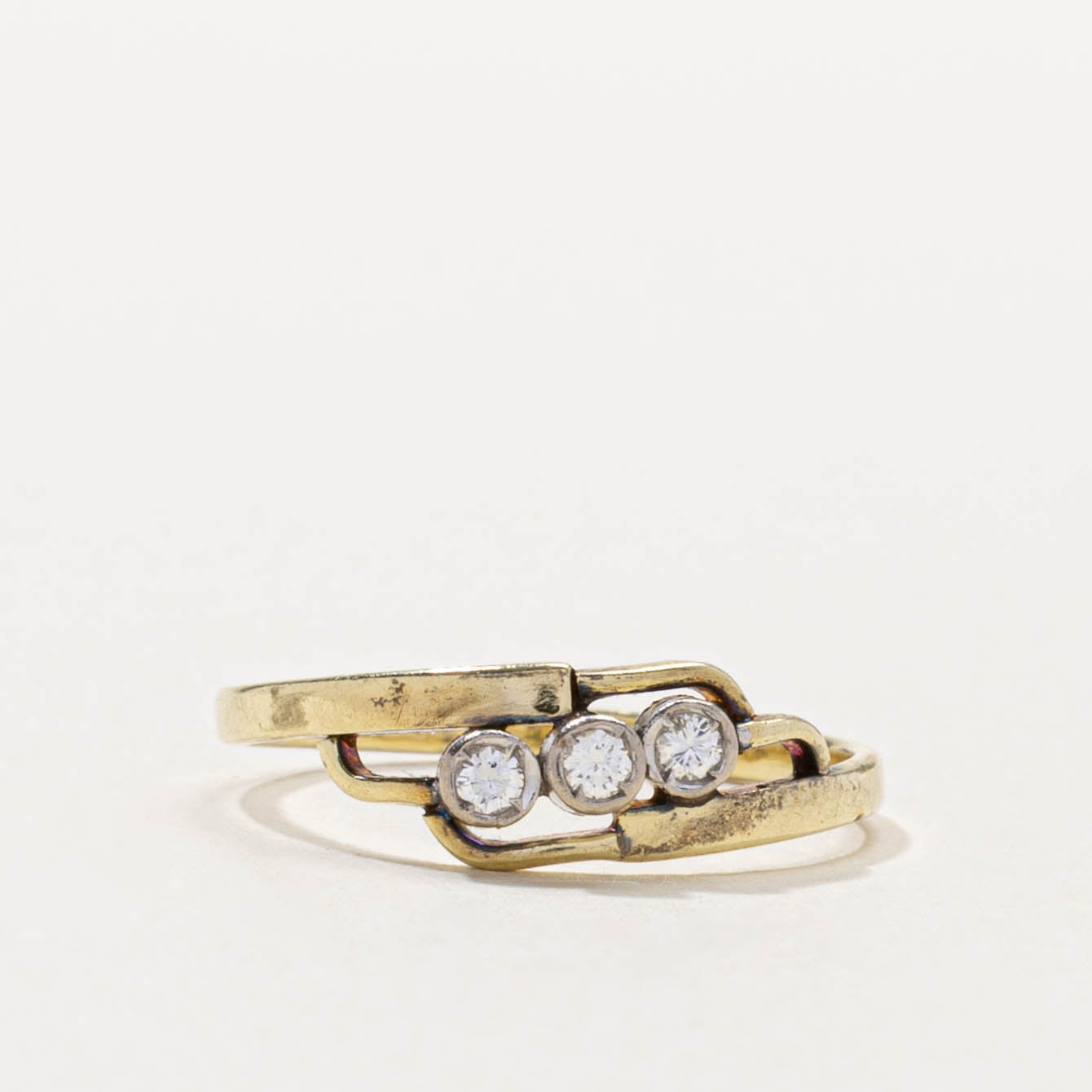 14k Three Stone Diamond Abstract Ring | SZ 5