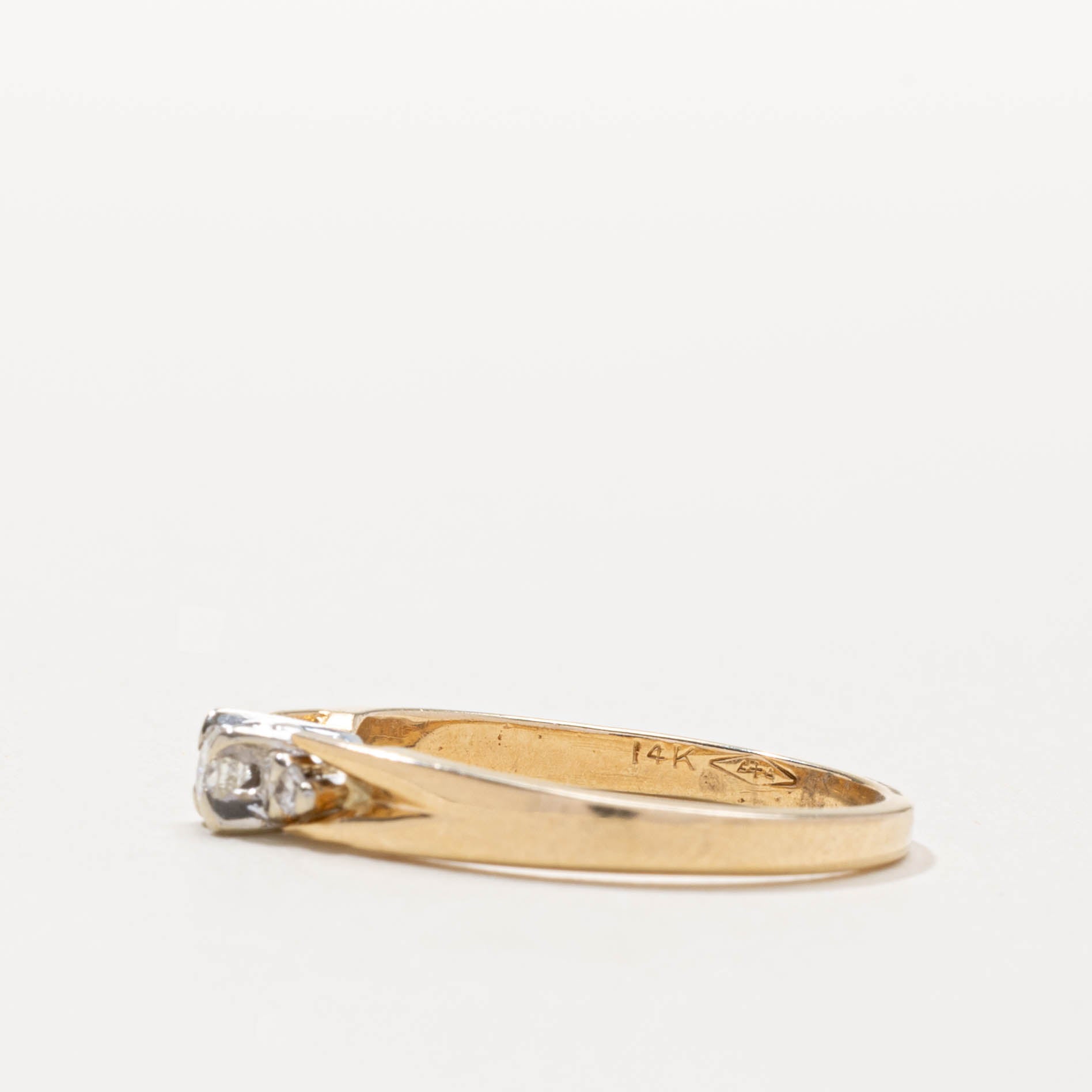 14k Three Stone Diamond Ring | SZ 6.5