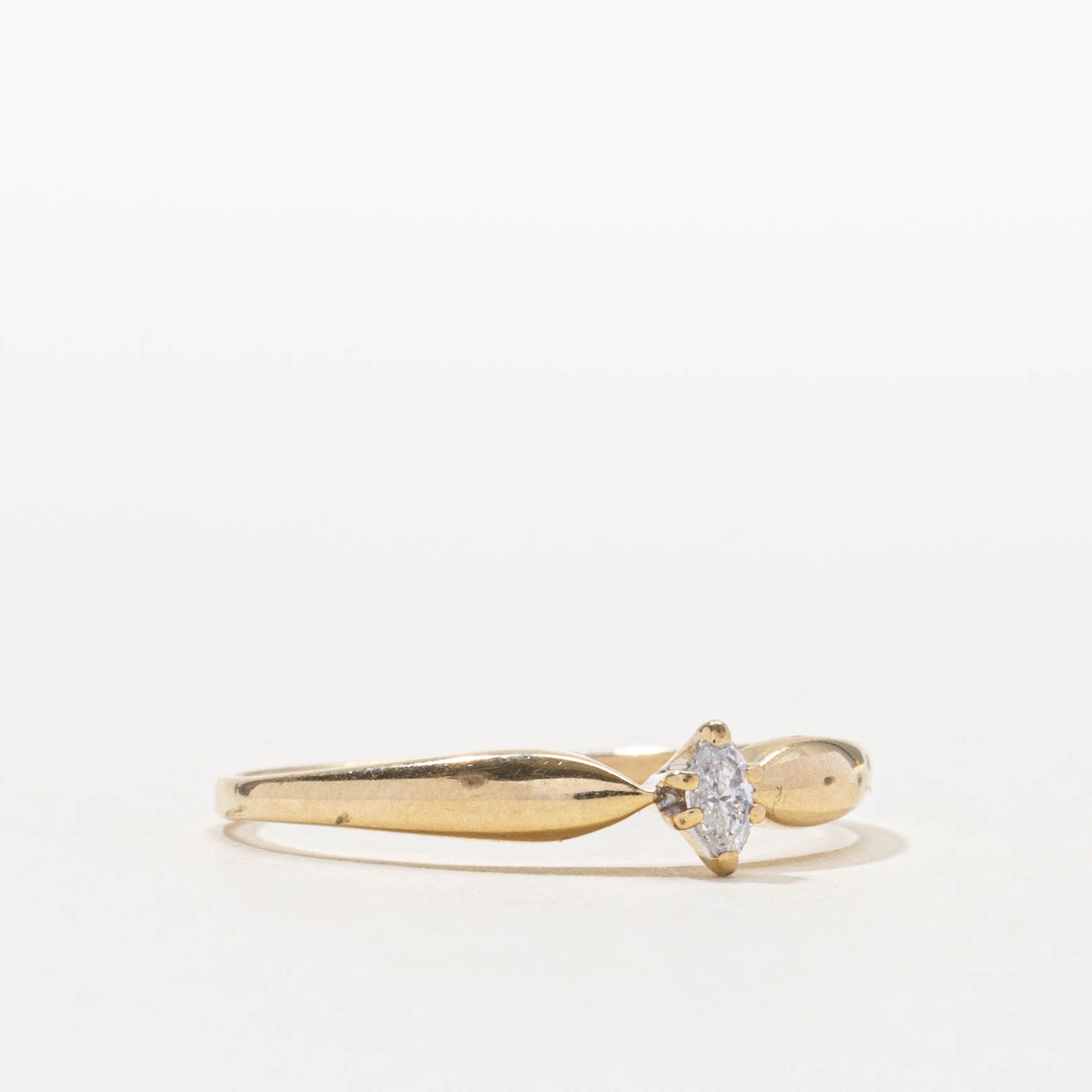 14k Marquise Cut Diamond Reverse Tapered Ring | SZ 8.5