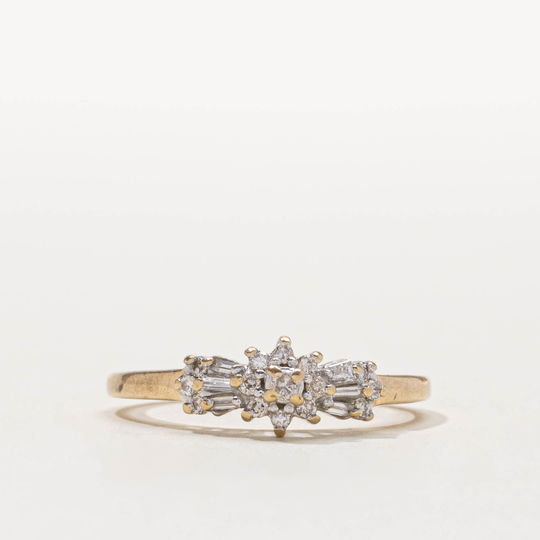 14k Diamond Petal Cluster Ring | SZ 7.75