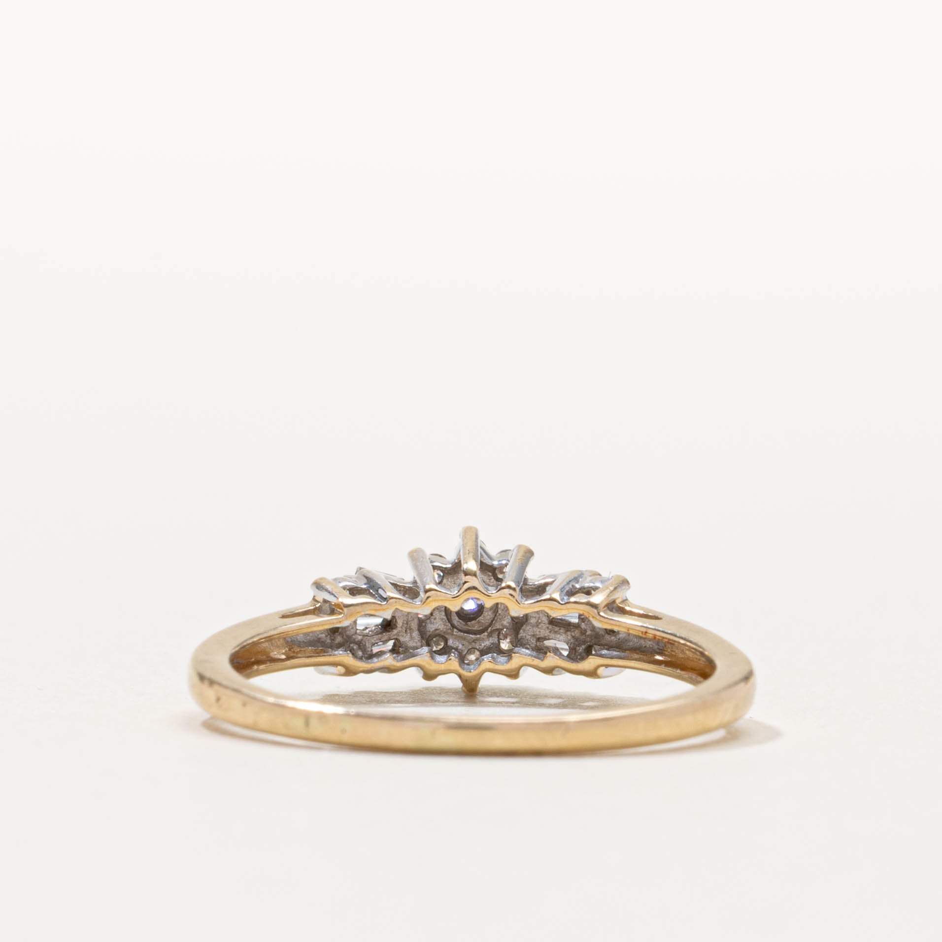 14k Diamond Petal Cluster Ring | SZ 7.75